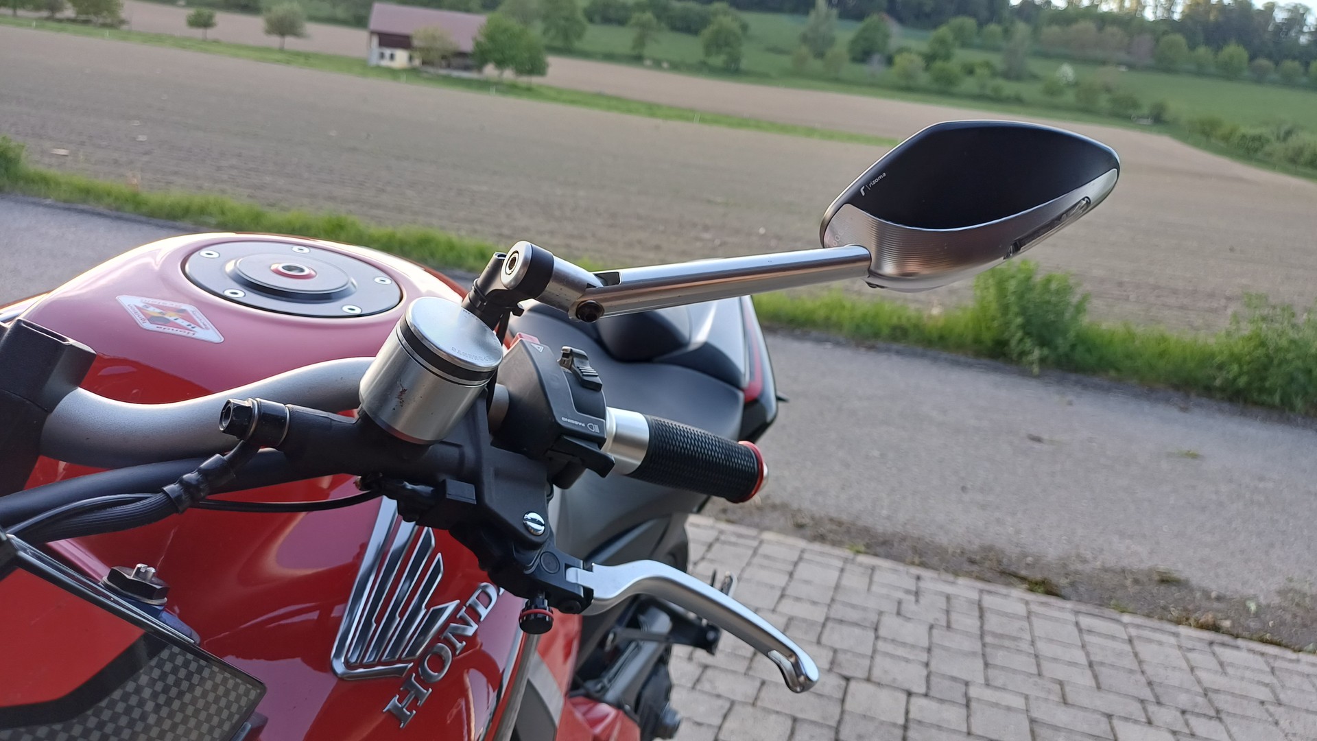 HONDA CB 1000 R ABS-image-12