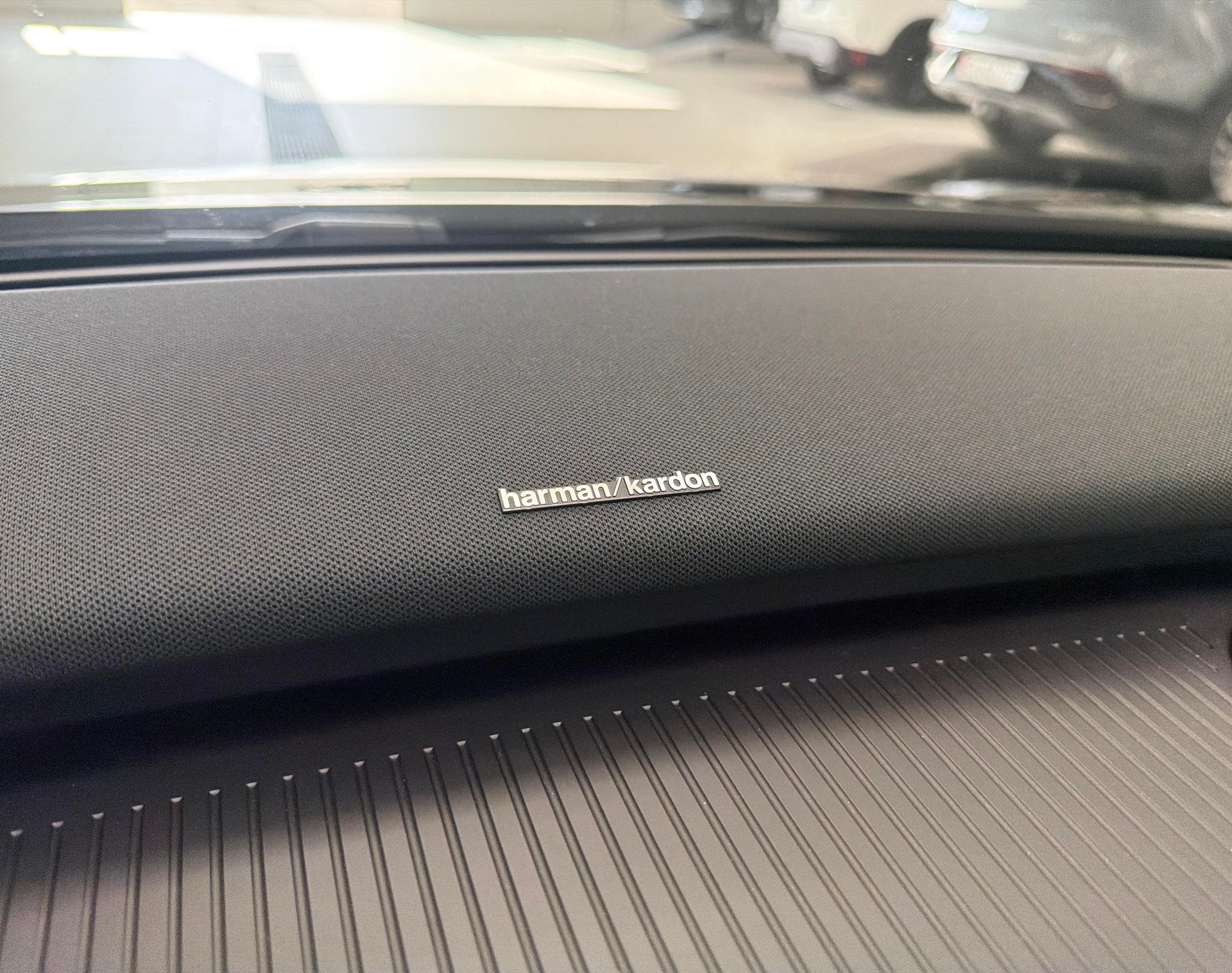 VOLVO EX 30 E60 Ultra-image-15