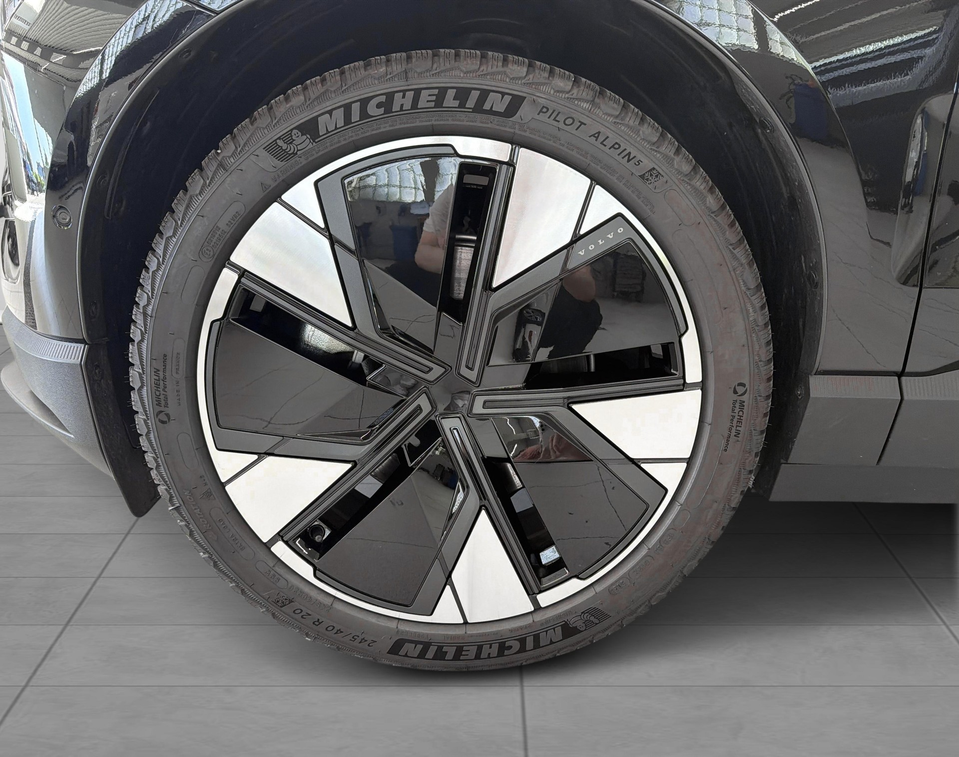 VOLVO EX 30 E60 Ultra-image-6