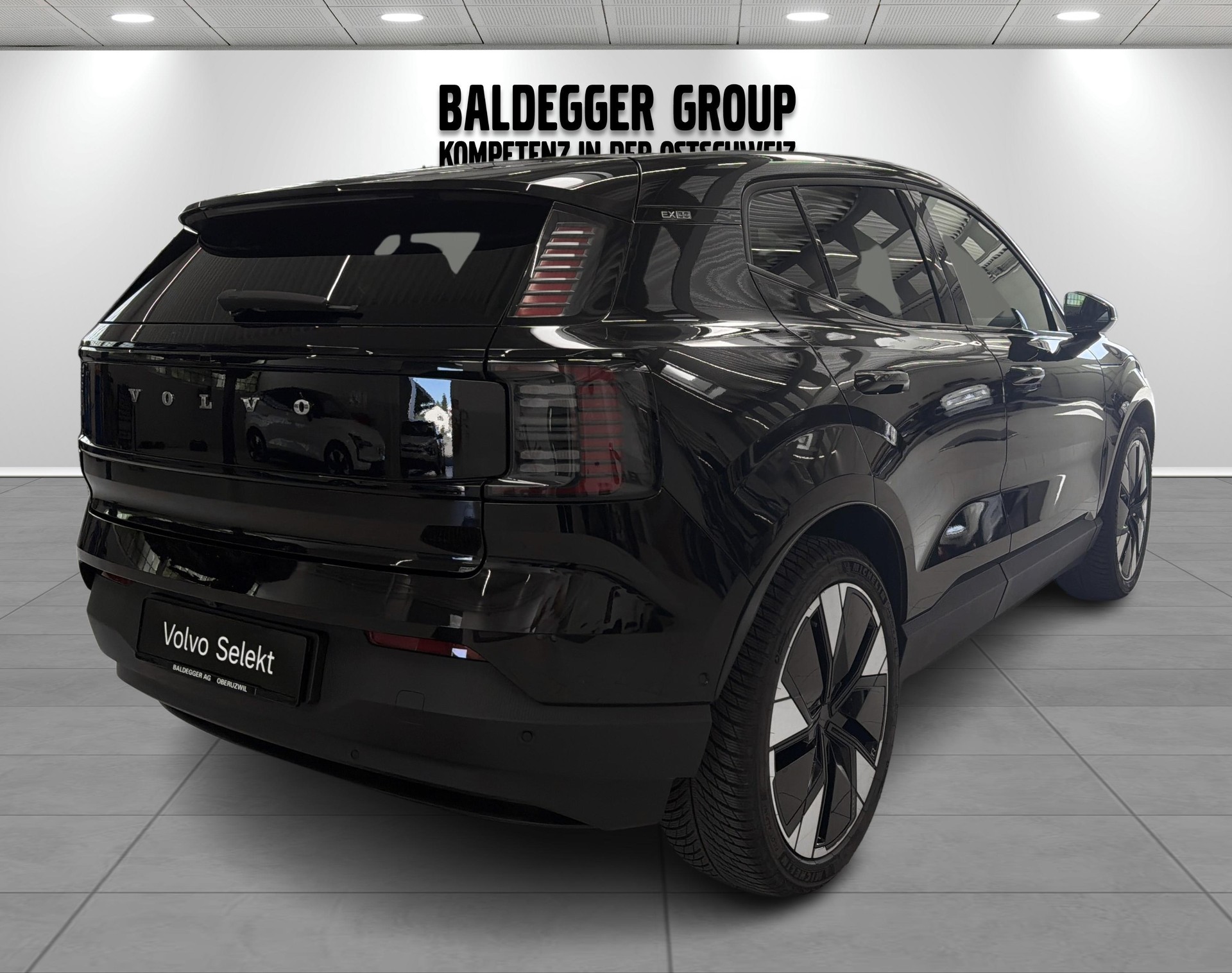 VOLVO EX 30 E60 Ultra-showroom-element-2