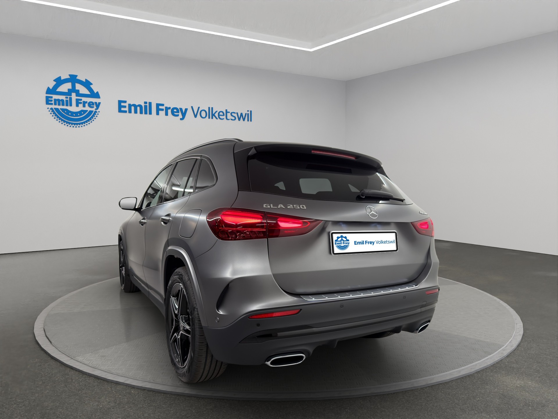 MERCEDES-BENZ GLA 250 Swiss Star AMG Line 4matic-showroom-element-2