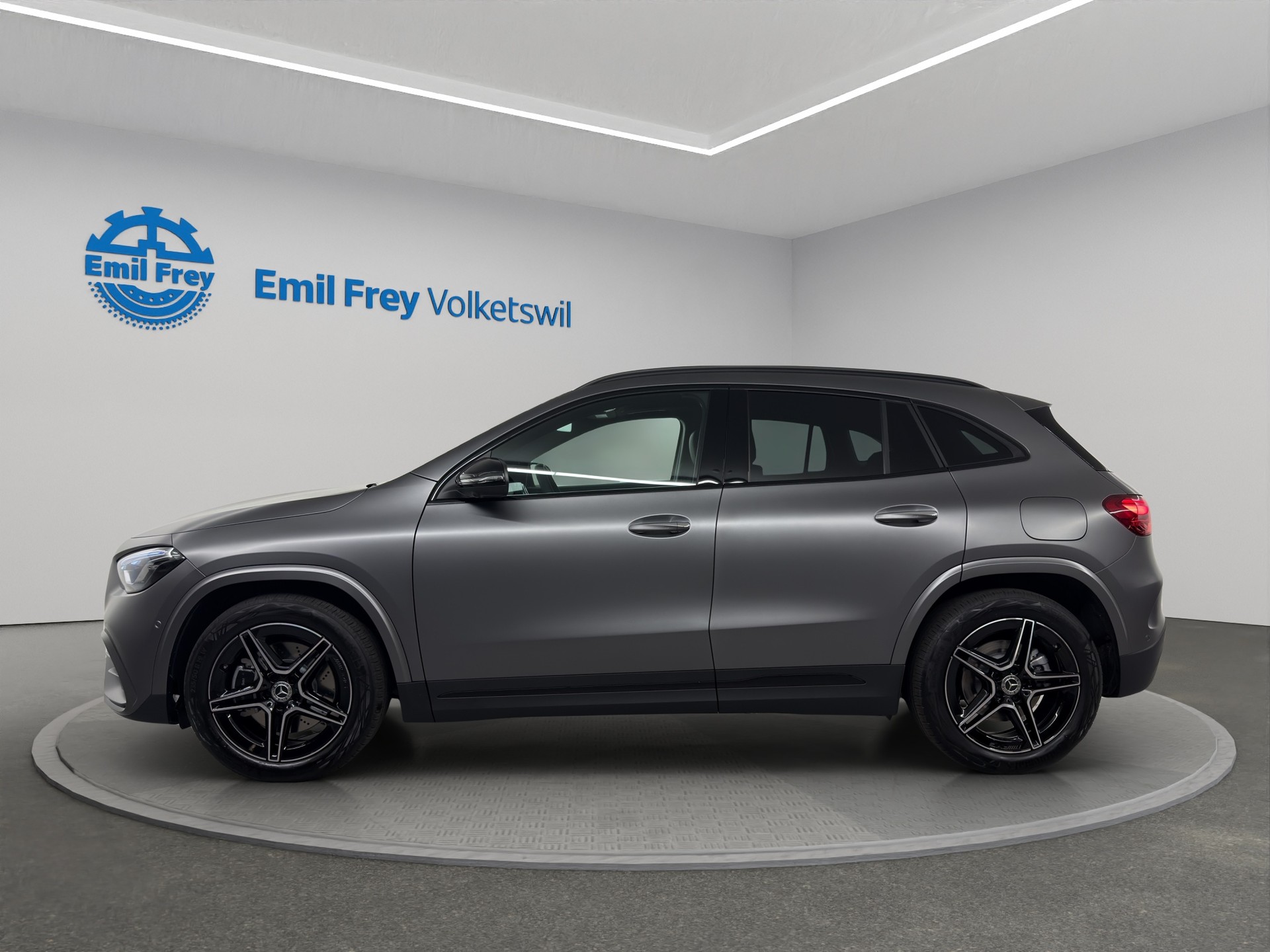MERCEDES-BENZ GLA 250 Swiss Star AMG Line 4matic-showroom-element-1