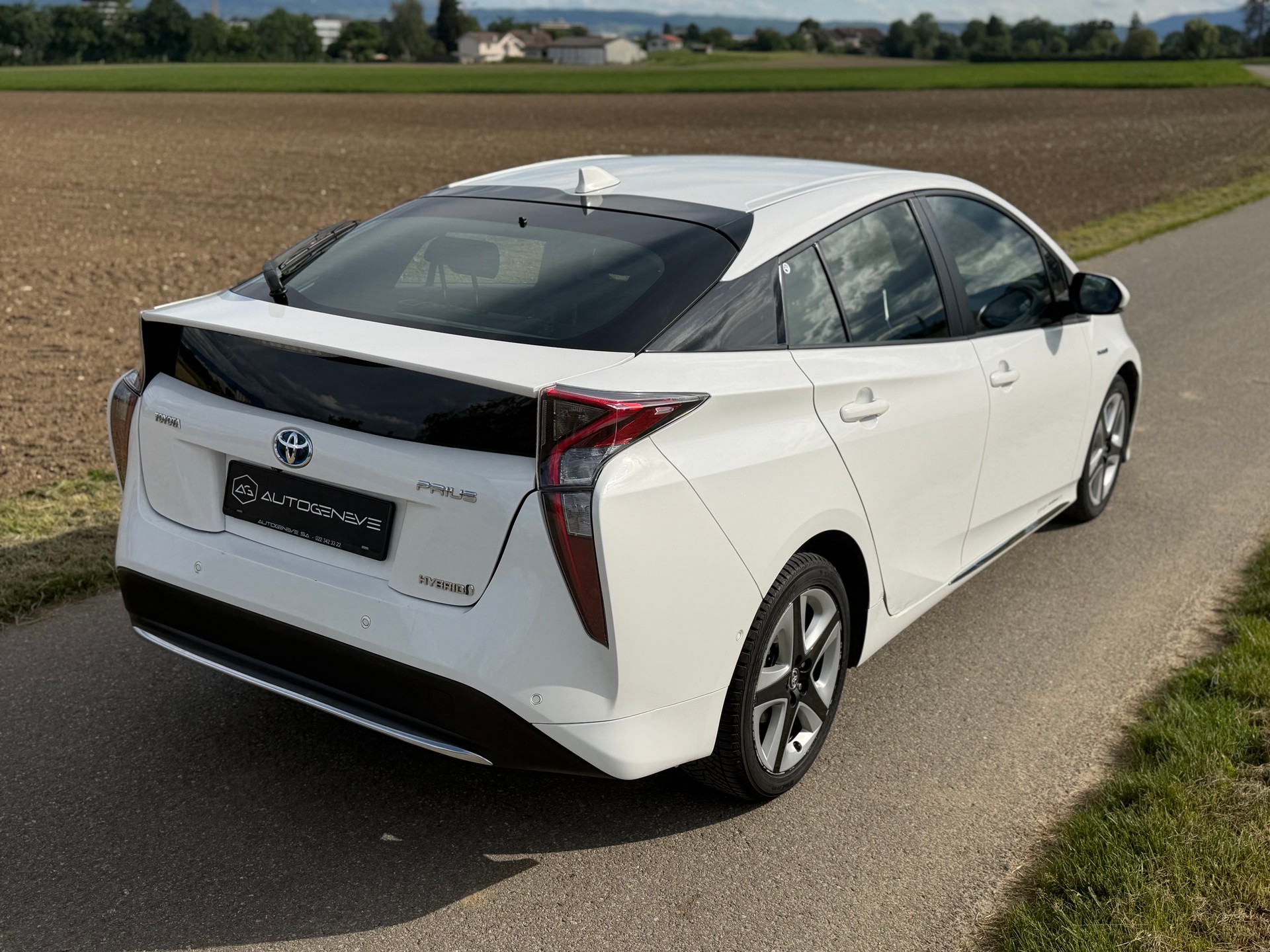 TOYOTA Prius 1.8 VVT-i HSD Sol Premium-image-8