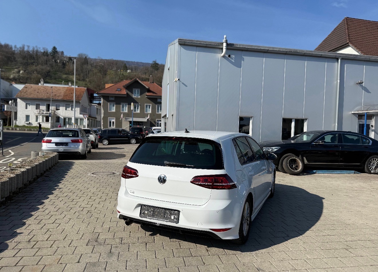 VW Golf 1.2 TSI R-Line Design-image-4