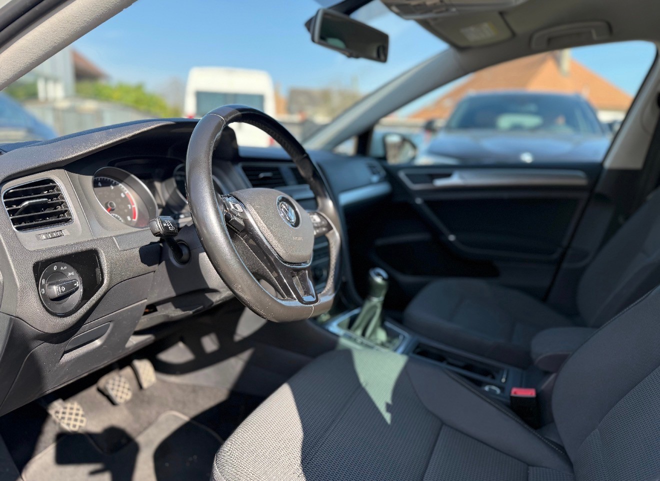 VW Golf 1.2 TSI R-Line Design-image-9