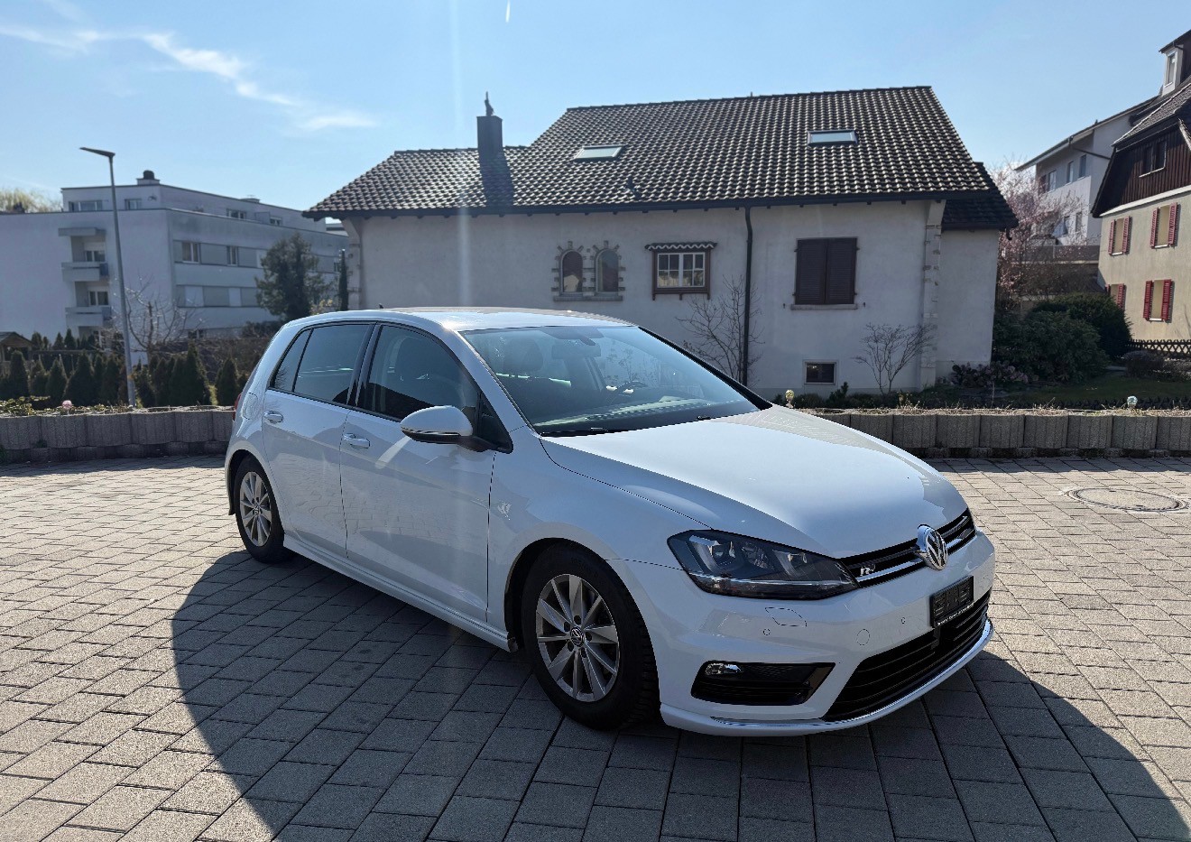 VW Golf 1.2 TSI R-Line Design-showroom-element-2