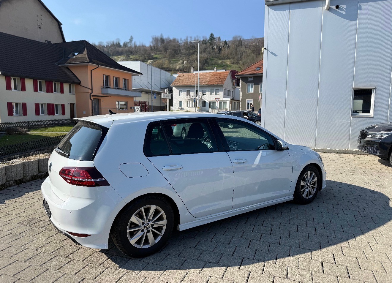 VW Golf 1.2 TSI R-Line Design-showroom-element-3