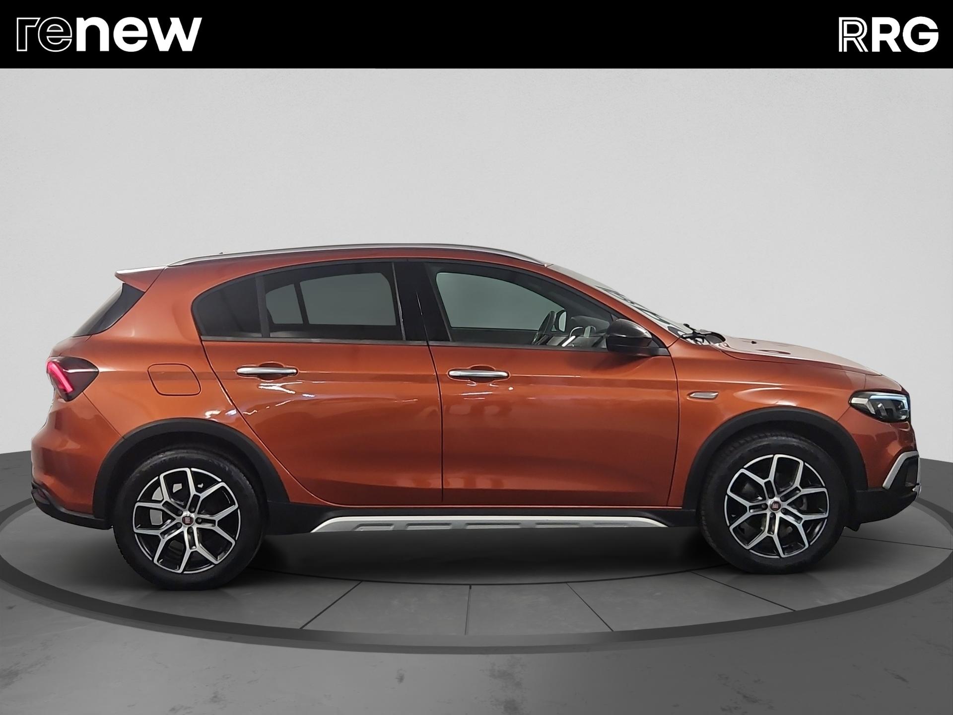 FIAT Tipo 1.0 T3 Cross-showroom-element-1
