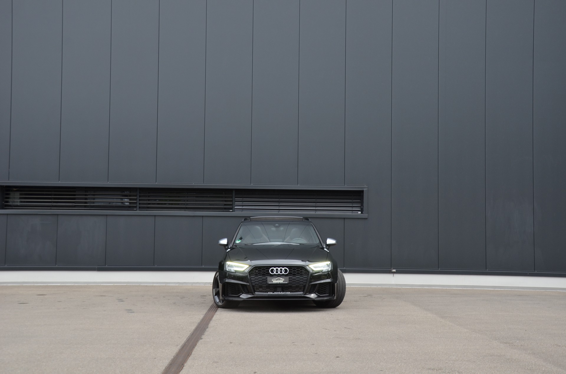 AUDI RS3 Sportback 2.5 TSI quattro S-tronic-image-5