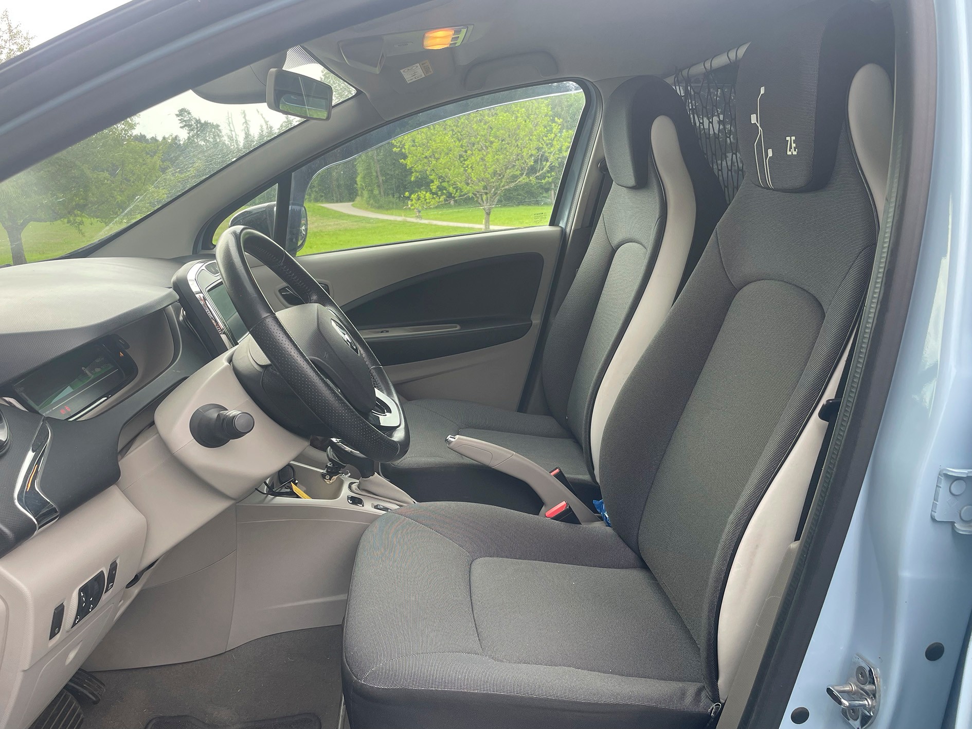 RENAULT R240 Swiss Edition-image-2