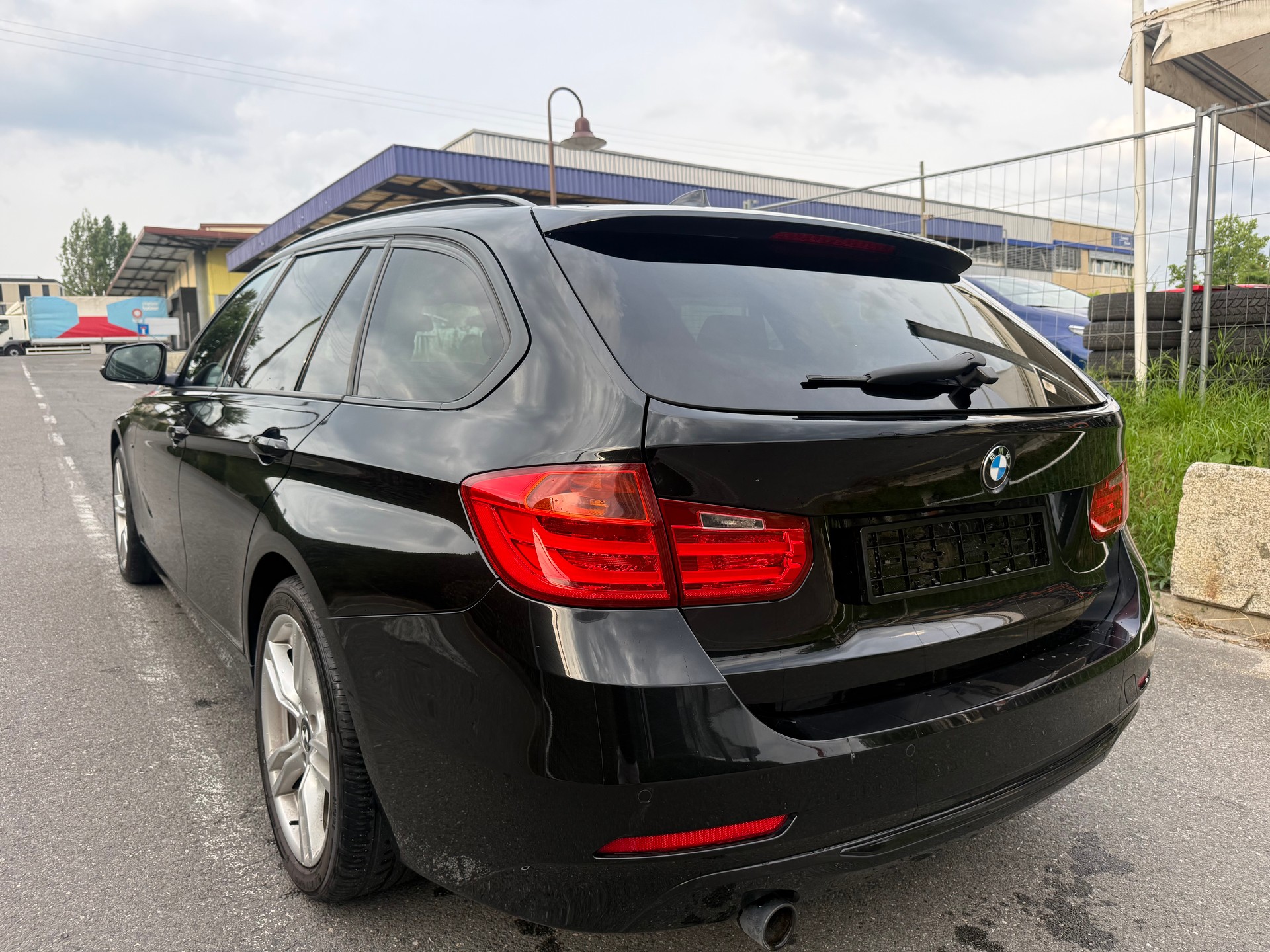BMW 320d Touring Sport Line Steptronic-image-4