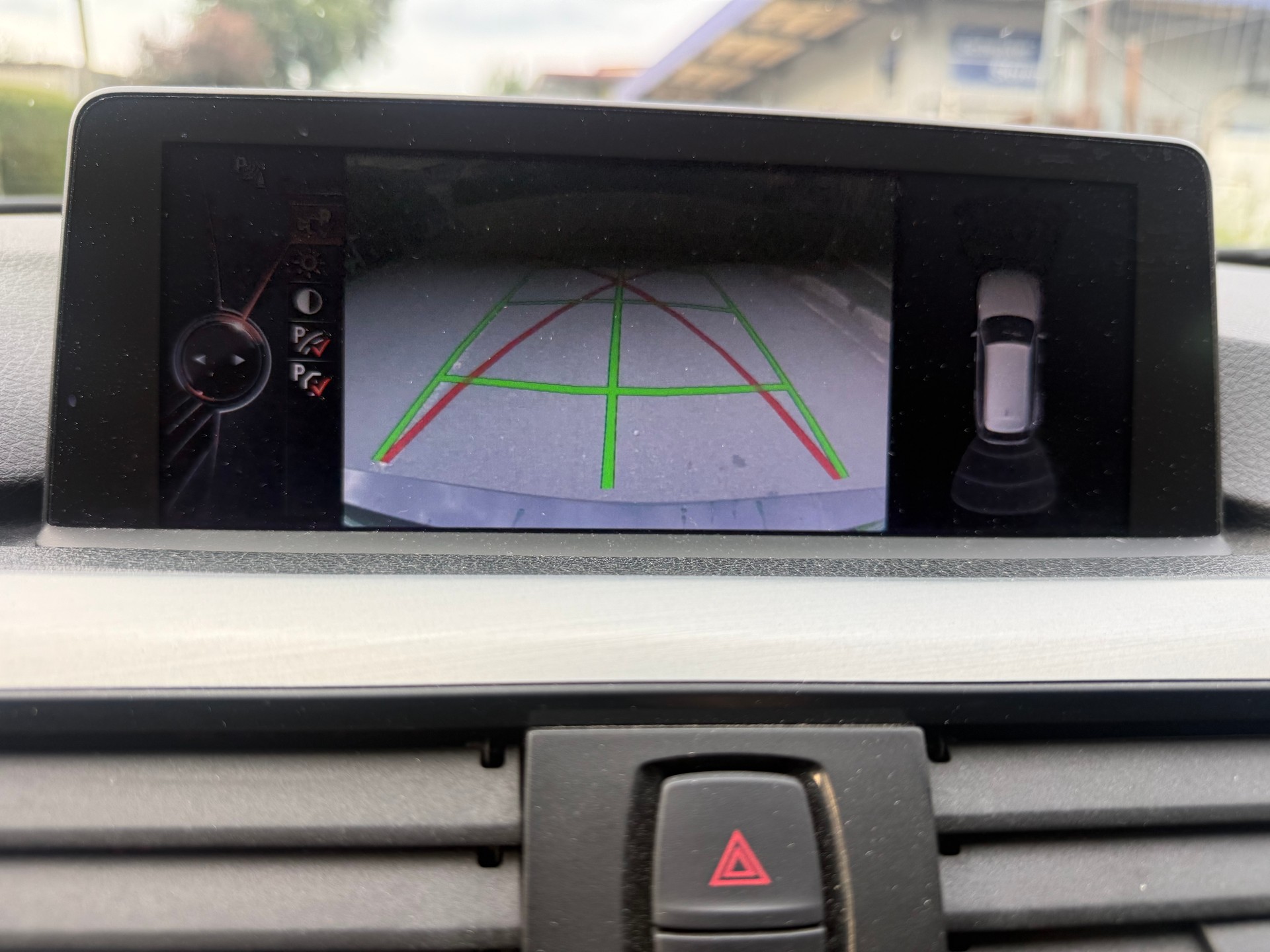 BMW 320d Touring Sport Line Steptronic-image-10