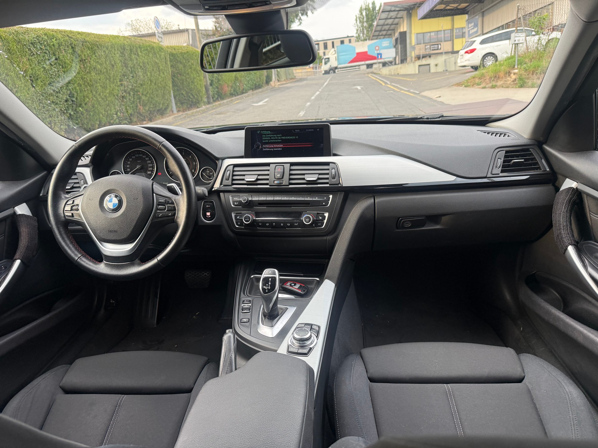 BMW 320d Touring Sport Line Steptronic-image-9
