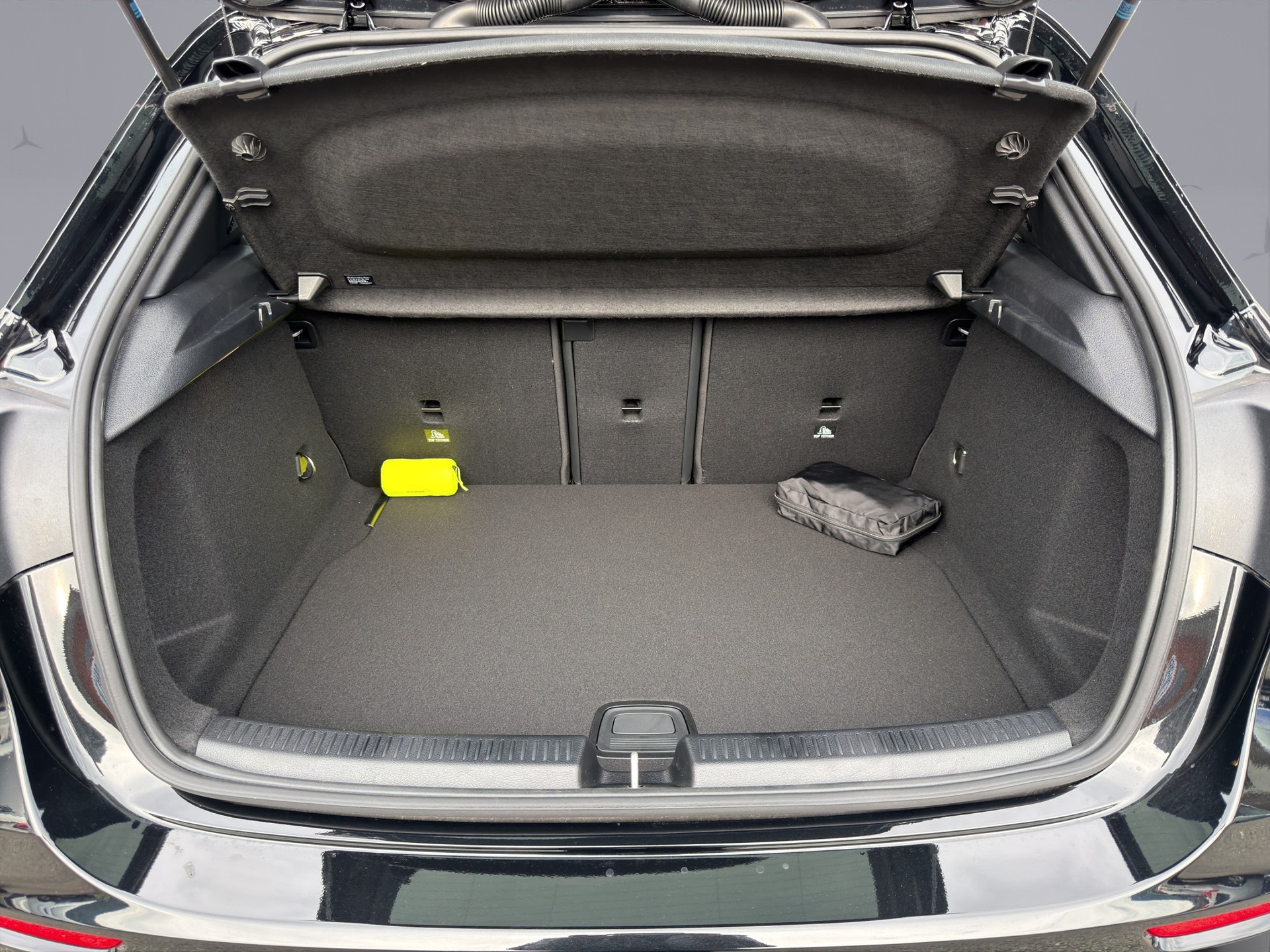 MERCEDES-BENZ A 250 Progressive 4m-image-15