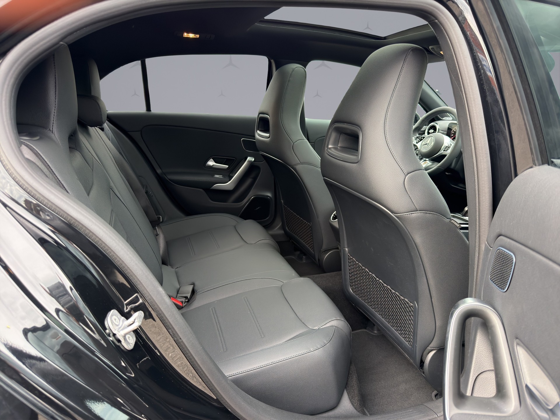 MERCEDES-BENZ A 250 Progressive 4m-image-14