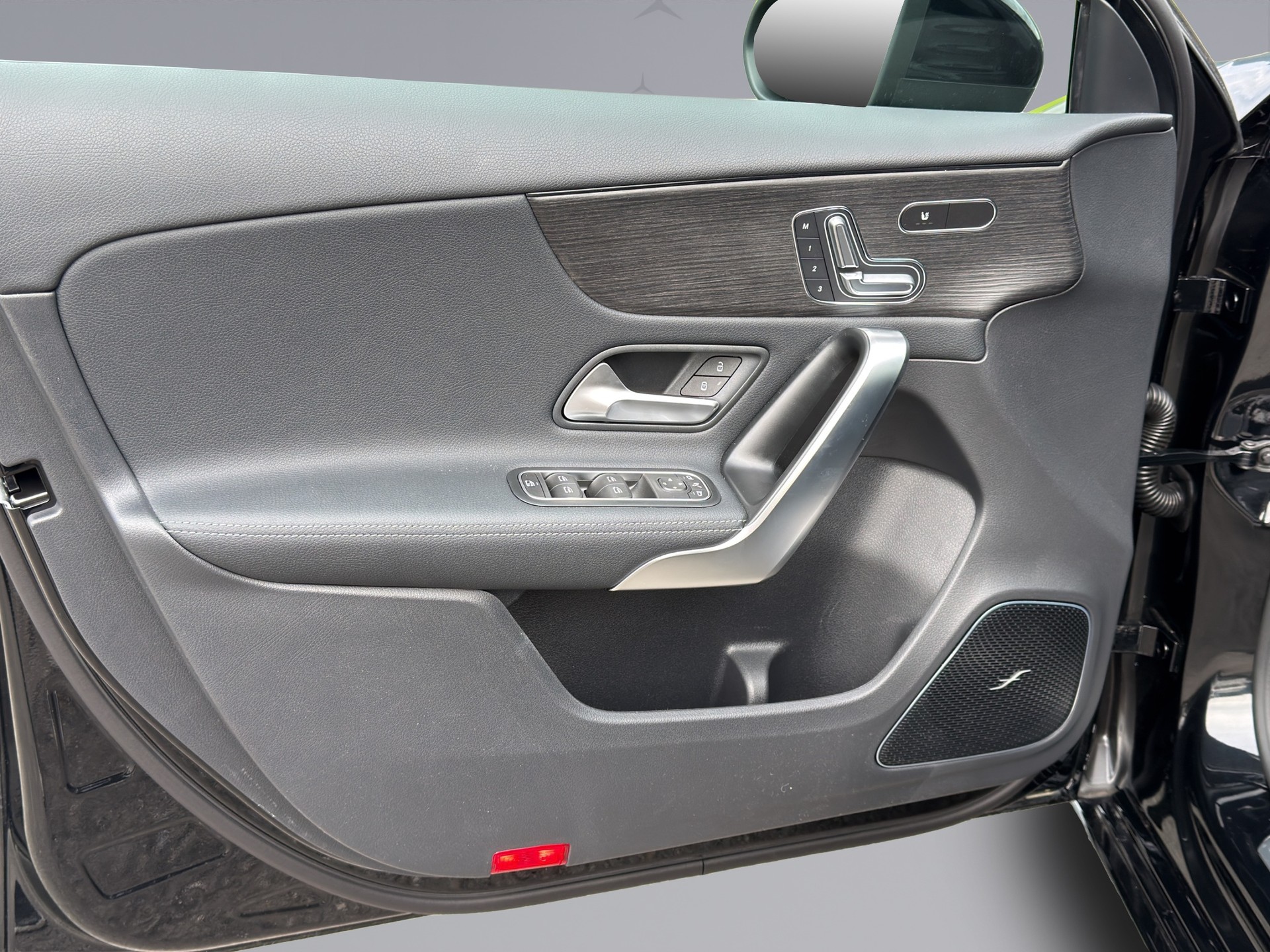 MERCEDES-BENZ A 250 Progressive 4m-image-20