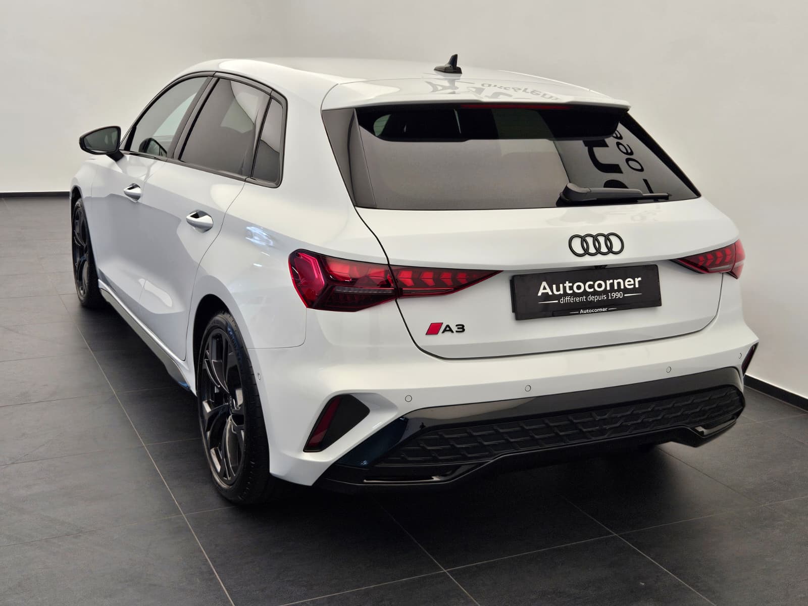 AUDI A3 Sportback 35 TFSI S line Attraction S-tronic-image-8