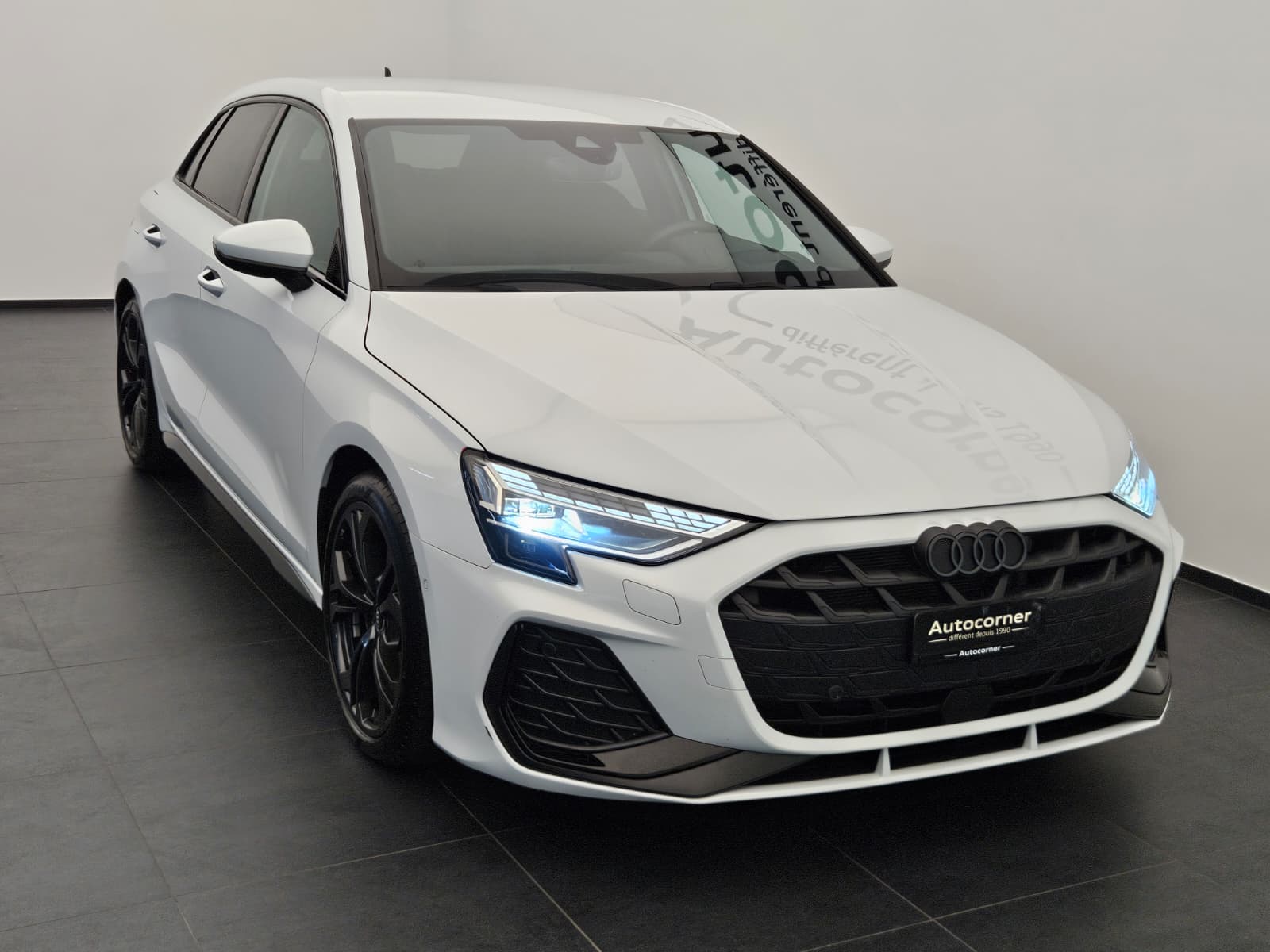 AUDI A3 Sportback 35 TFSI S line Attraction S-tronic-image-4