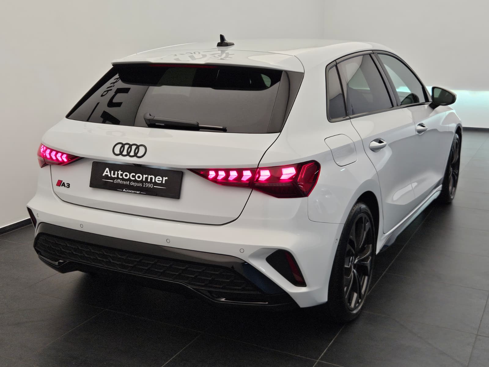 AUDI A3 Sportback 35 TFSI S line Attraction S-tronic-image-6