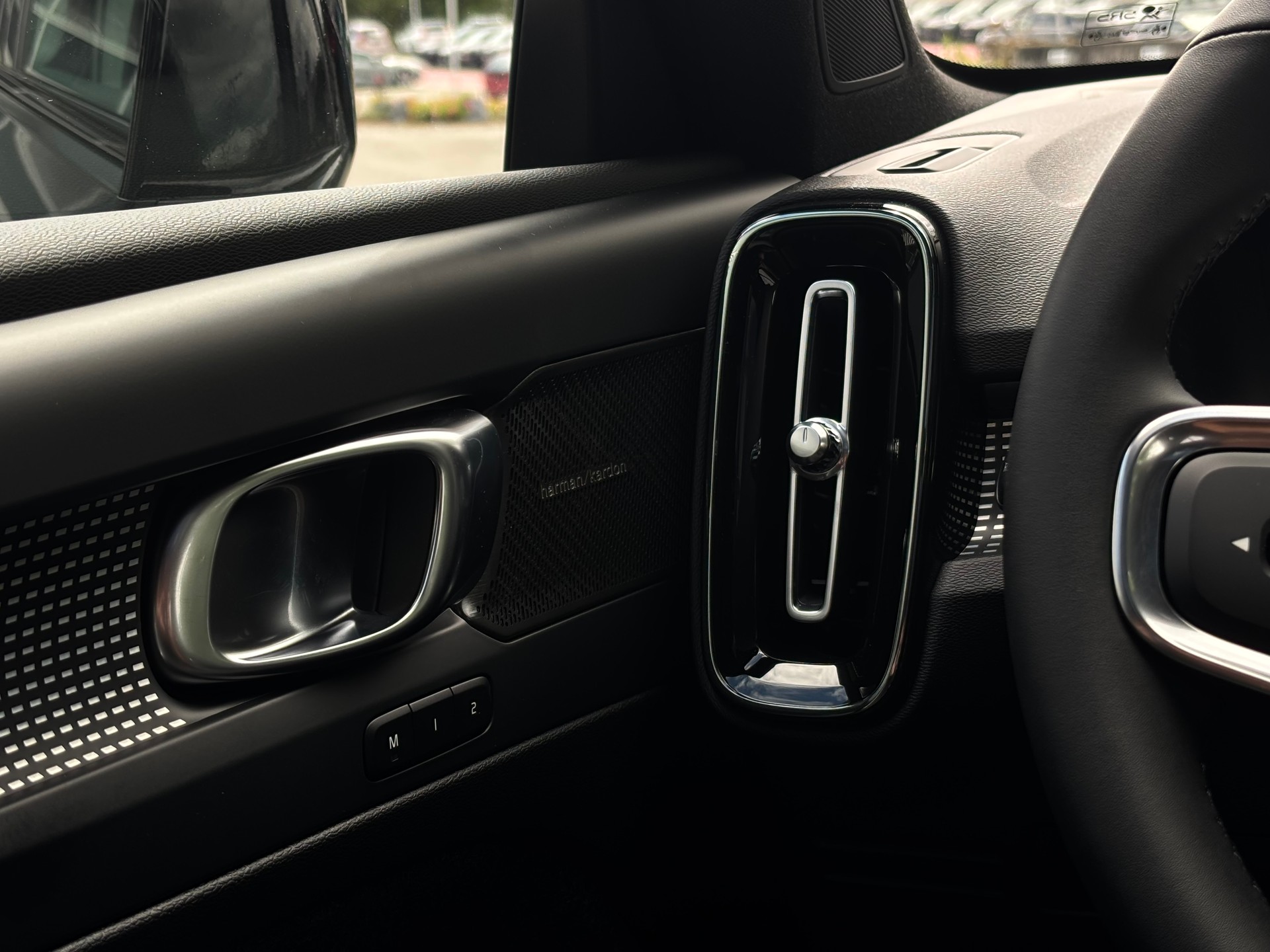VOLVO EX40 Twin XCENTRIC Edition AWD-image-15