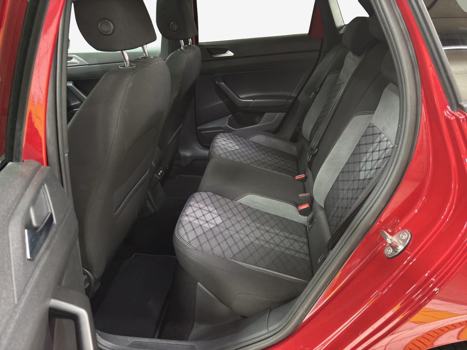 VW Polo 1.0 TSI R-Line DSG-image-11