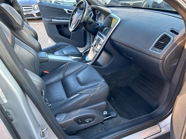 VOLVO XC60 D4 AWD OceanRace Geartronic-image-7