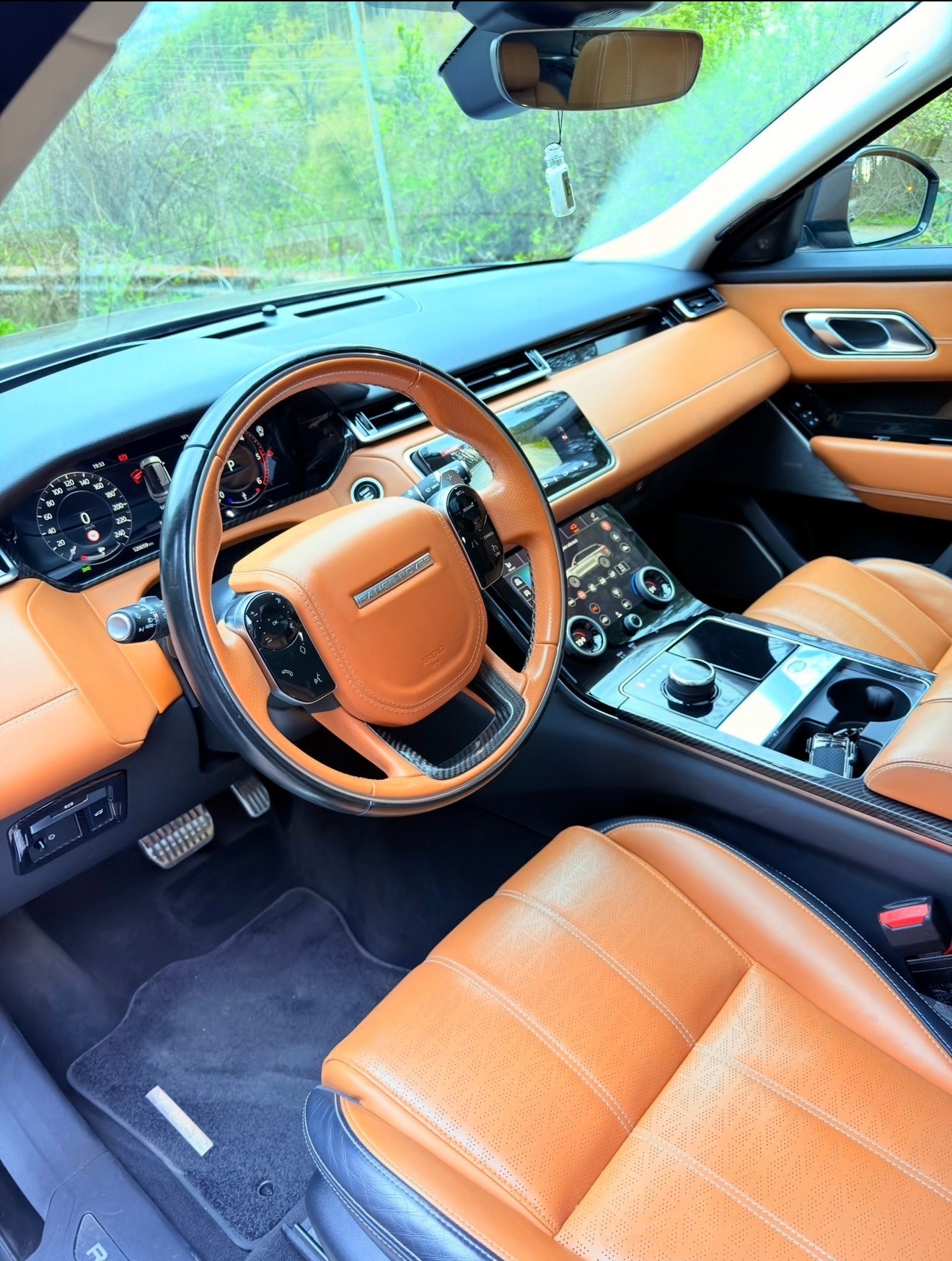 LAND ROVER 2.0 D 240 HSE-image-8