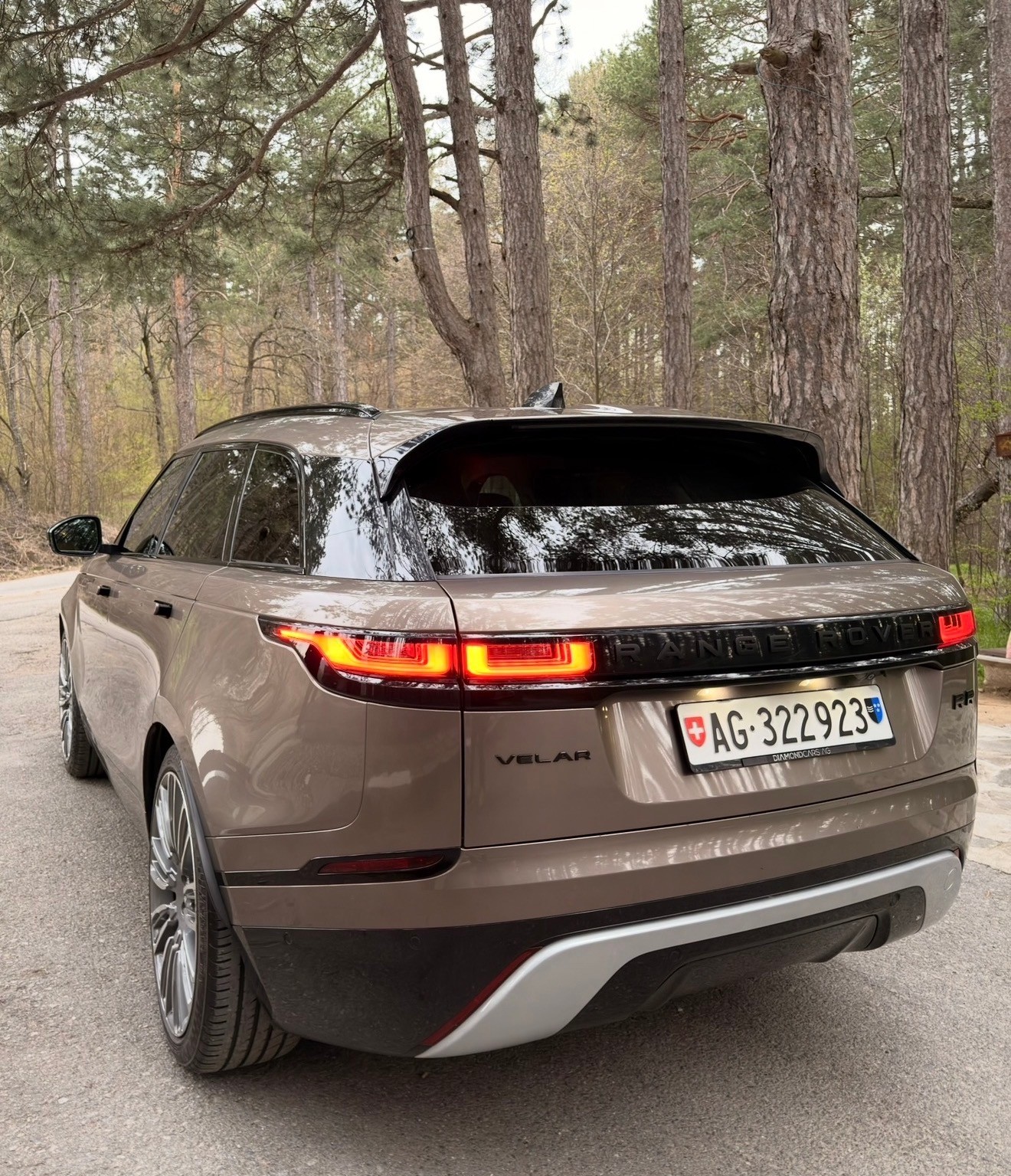 LAND ROVER 2.0 D 240 HSE-image-5