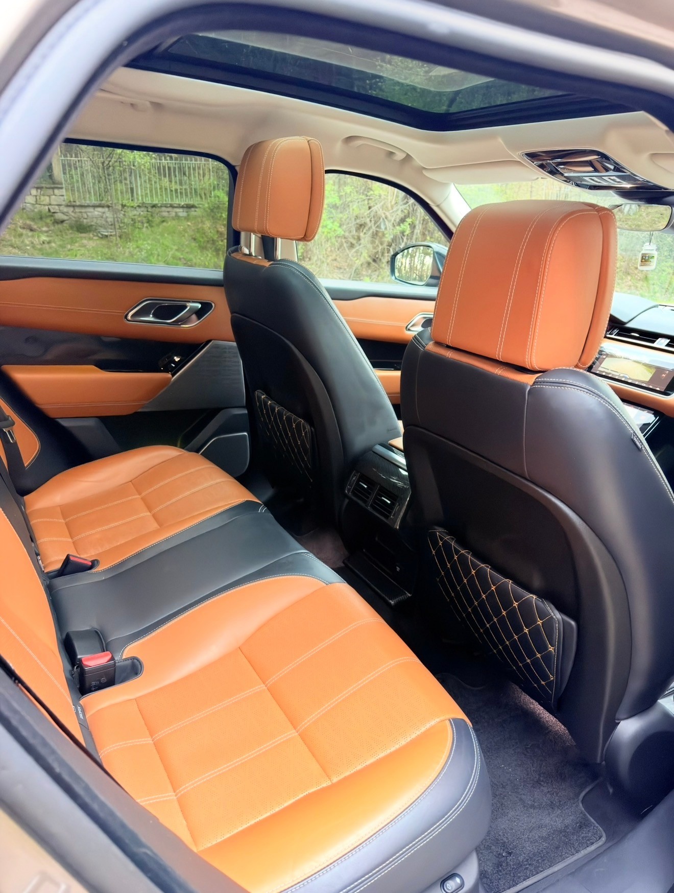 LAND ROVER 2.0 D 240 HSE-image-11