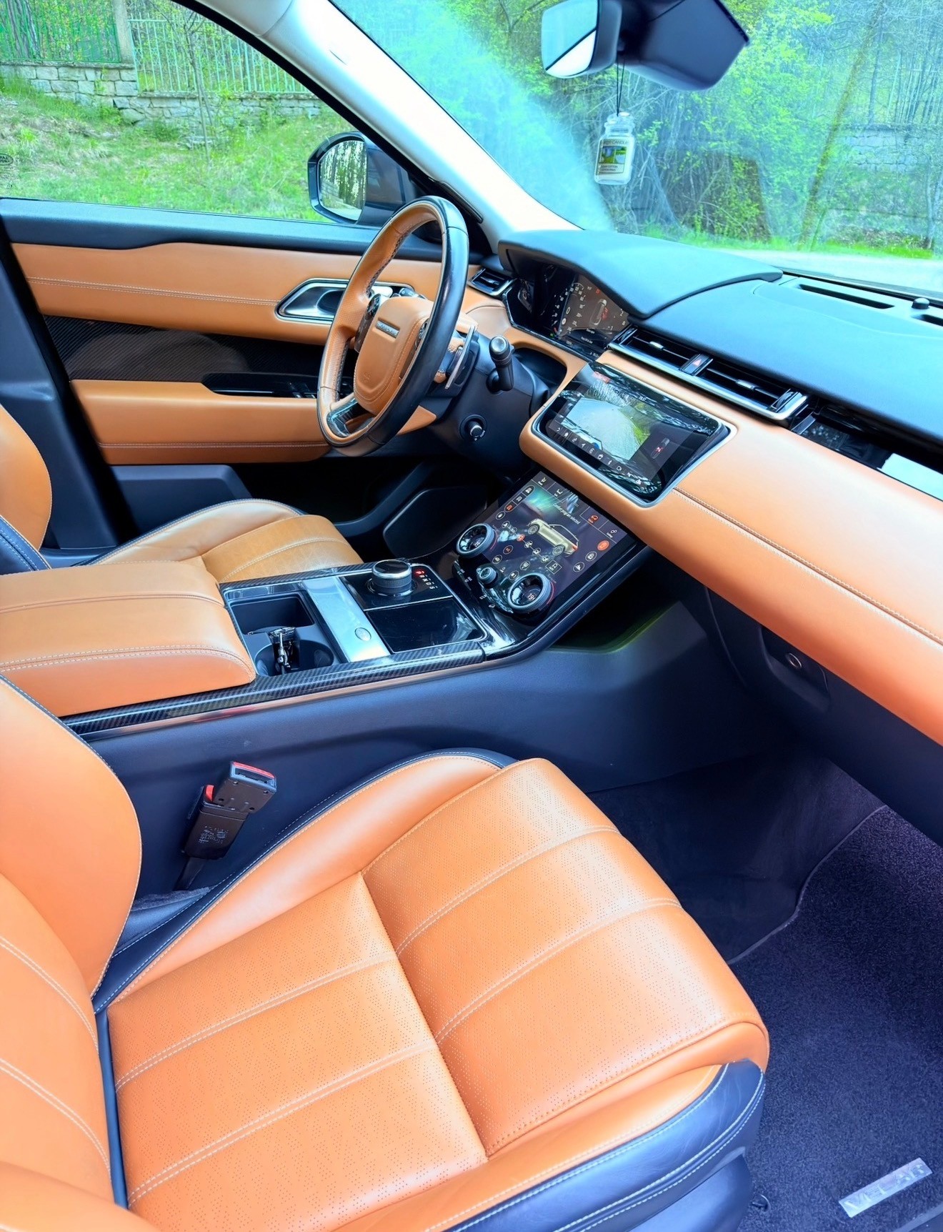 LAND ROVER 2.0 D 240 HSE-image-9