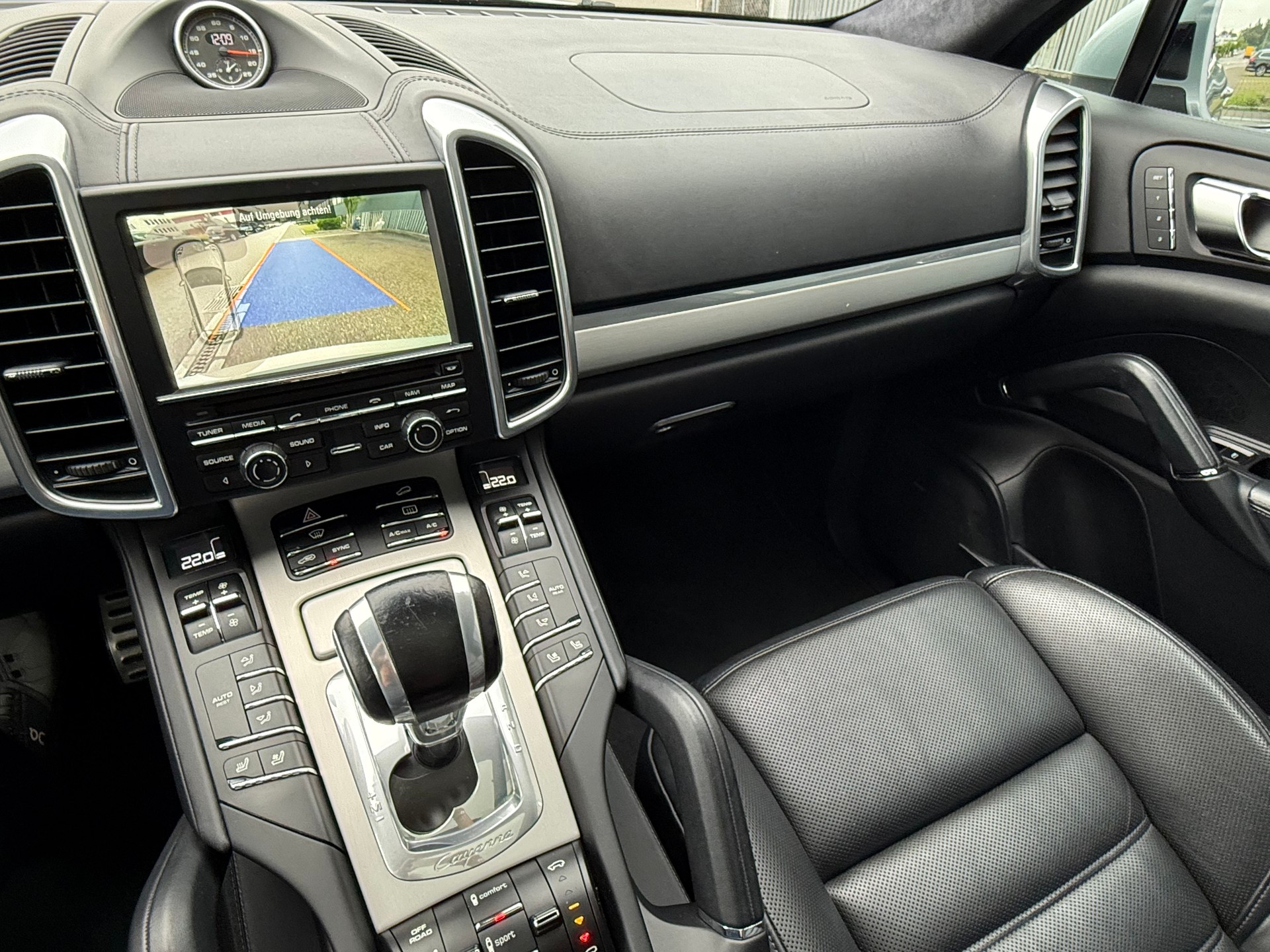 PORSCHE Cayenne Turbo inkl. Garantie! PDCC! Sitzlüftung! Lenkradheizung!-image-10