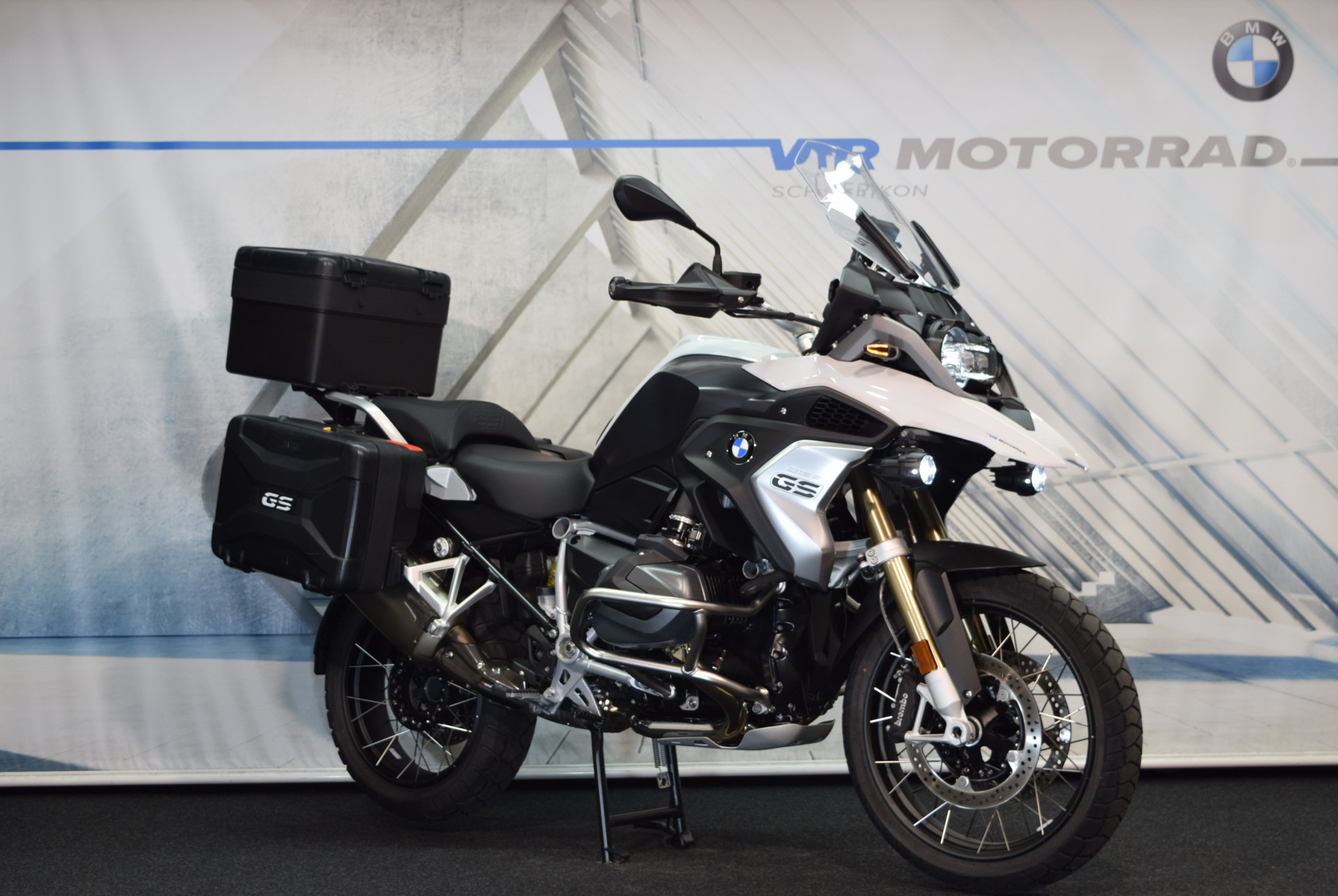 BMW R 1250 GS inkl. Akrapovic & Koffersystem-image-0