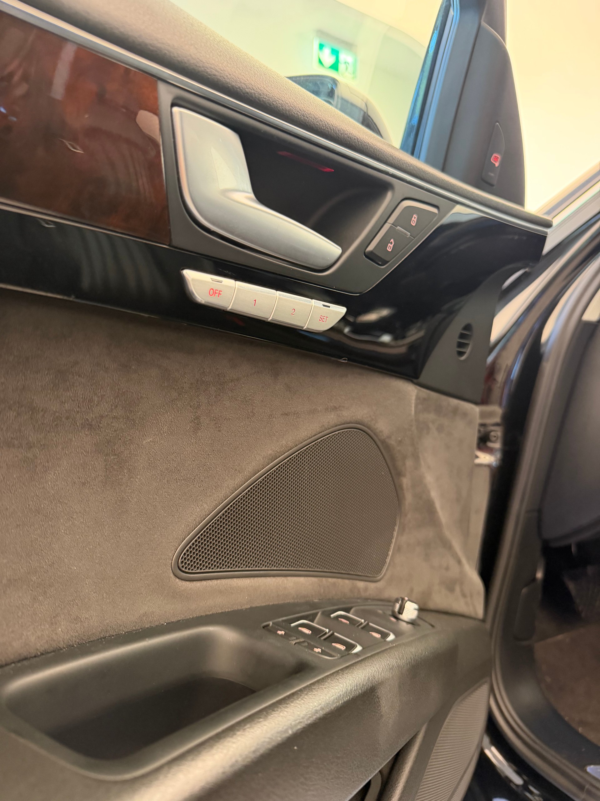 AUDI A8 3.0 TDI Facelift S8 Umbau quattro tiptronic-image-13