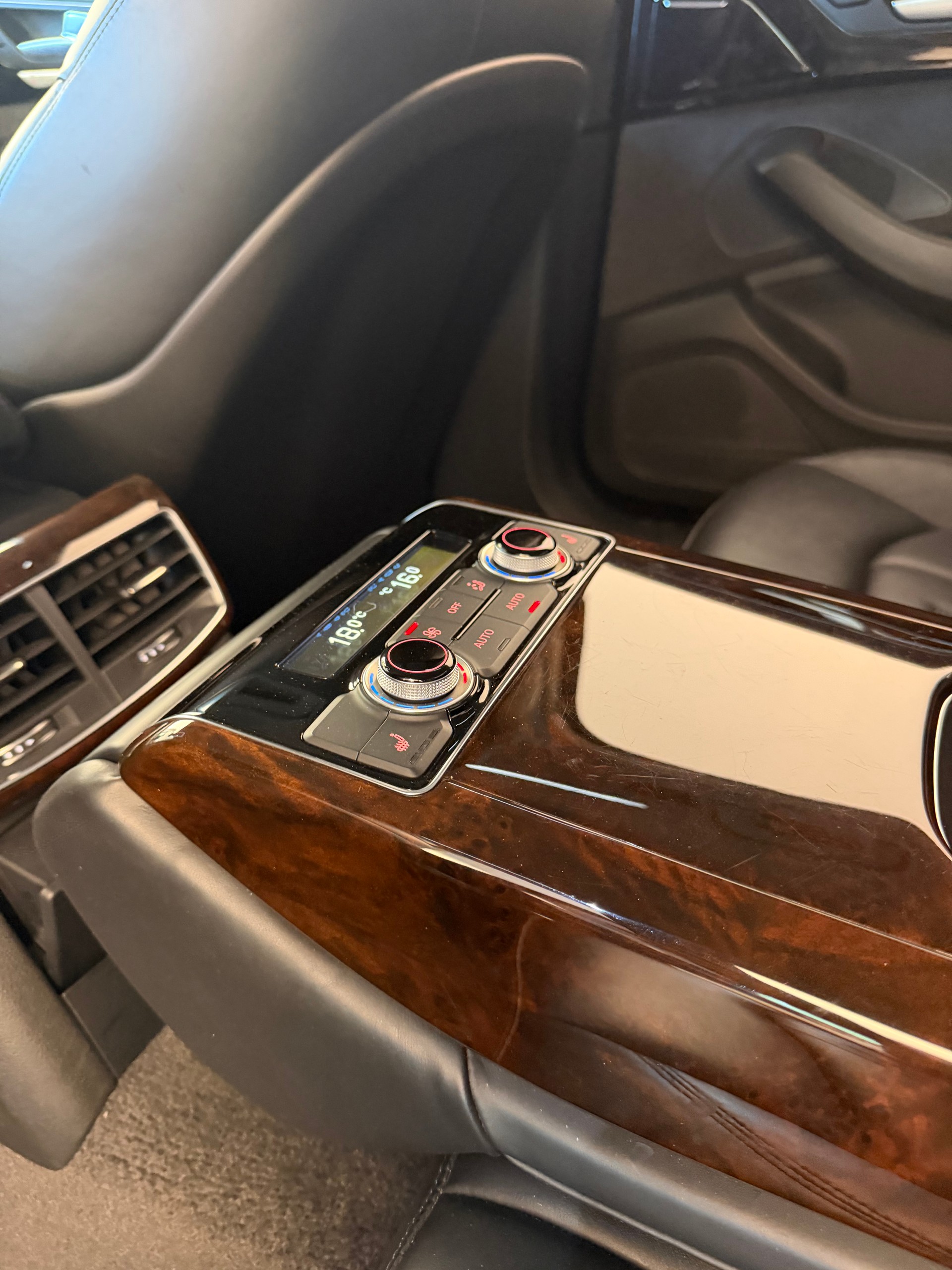AUDI A8 3.0 TDI Facelift S8 Umbau quattro tiptronic-image-9