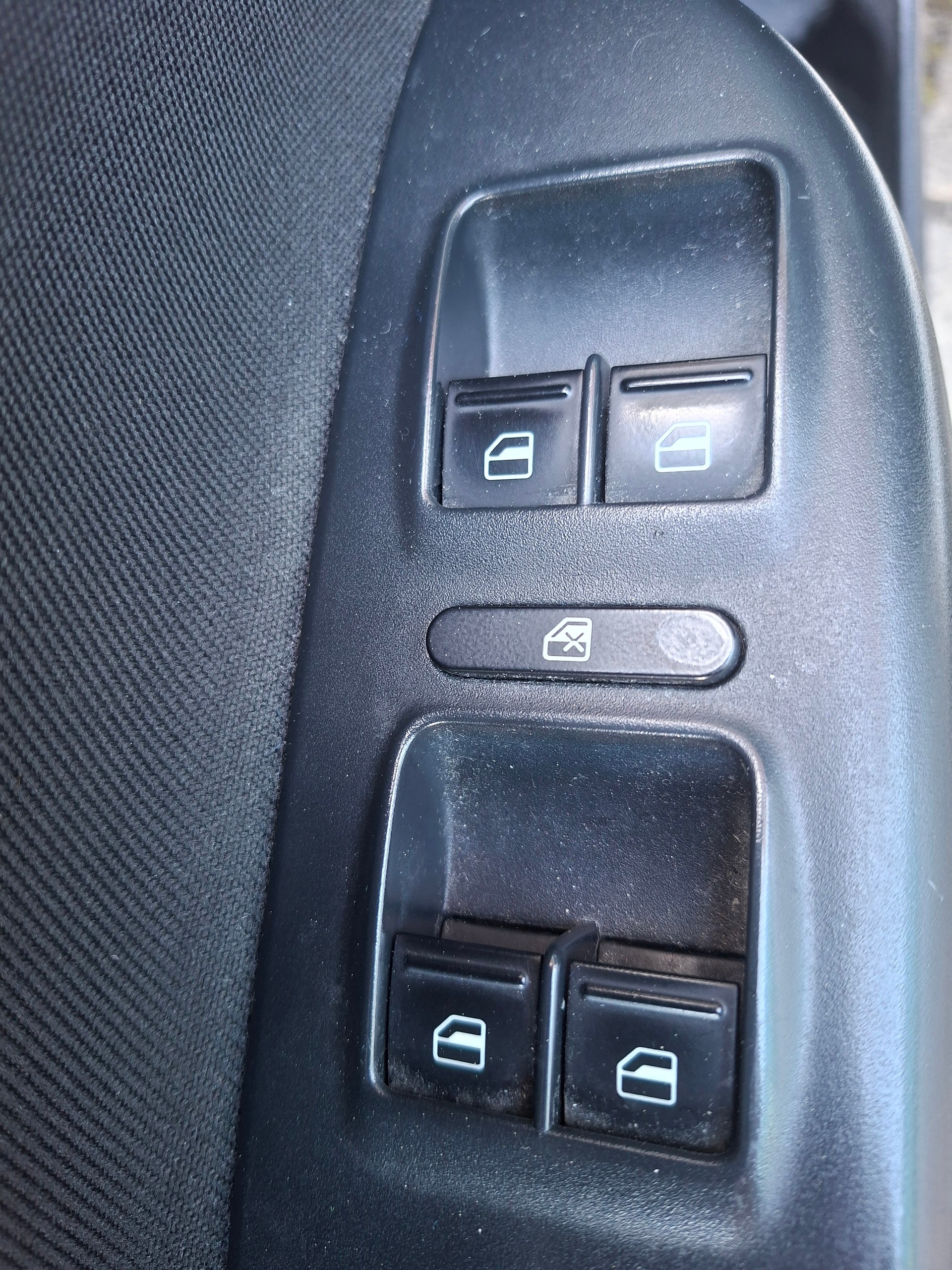 SKODA Octavia Combi 1.8 TSI Ambition 4x4-image-11