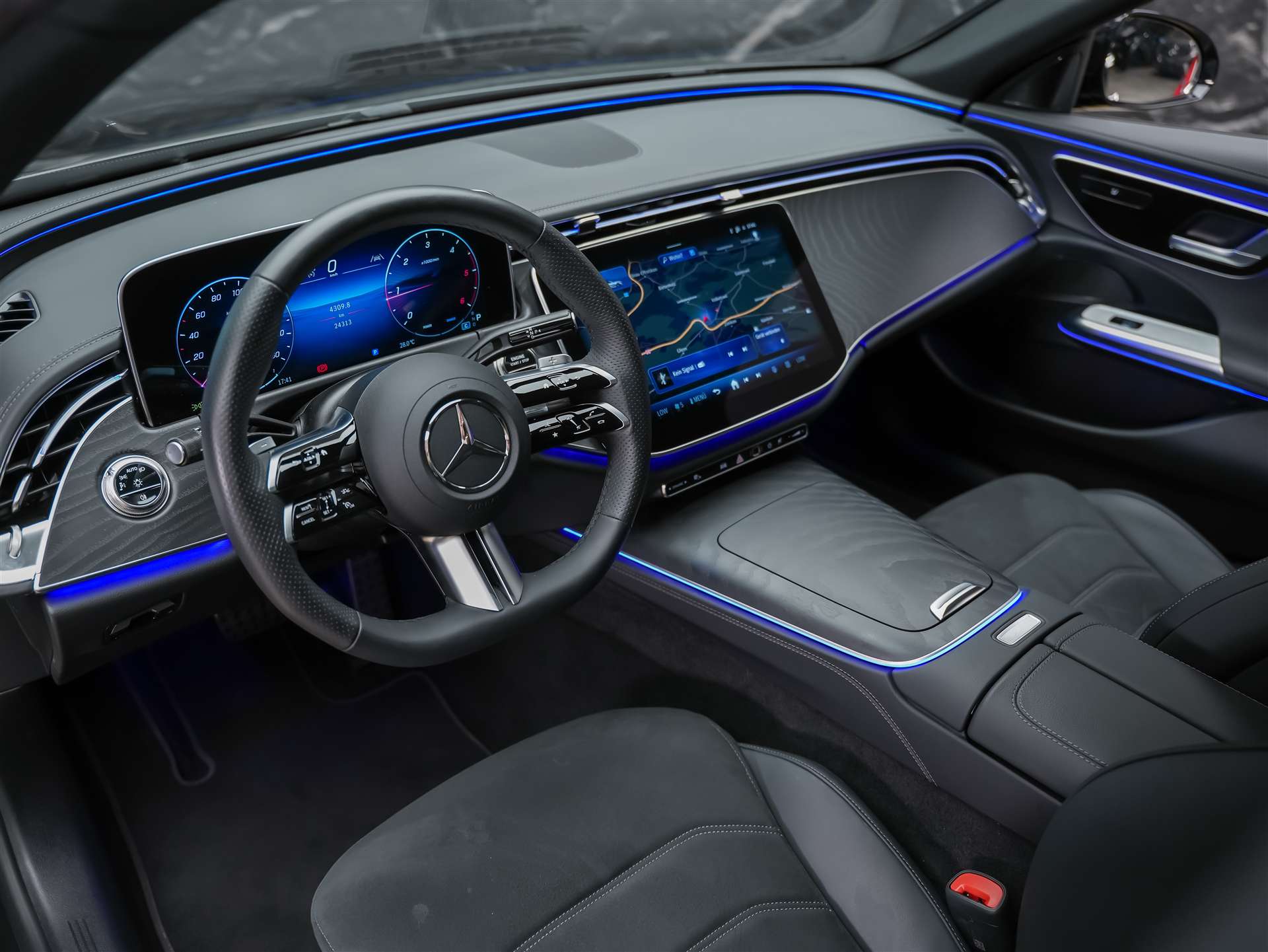 MERCEDES-BENZ E 220 d AMG Line 4matic Kombi *Werksgarantie*21" Felgen*Abstandsregler*-image-8