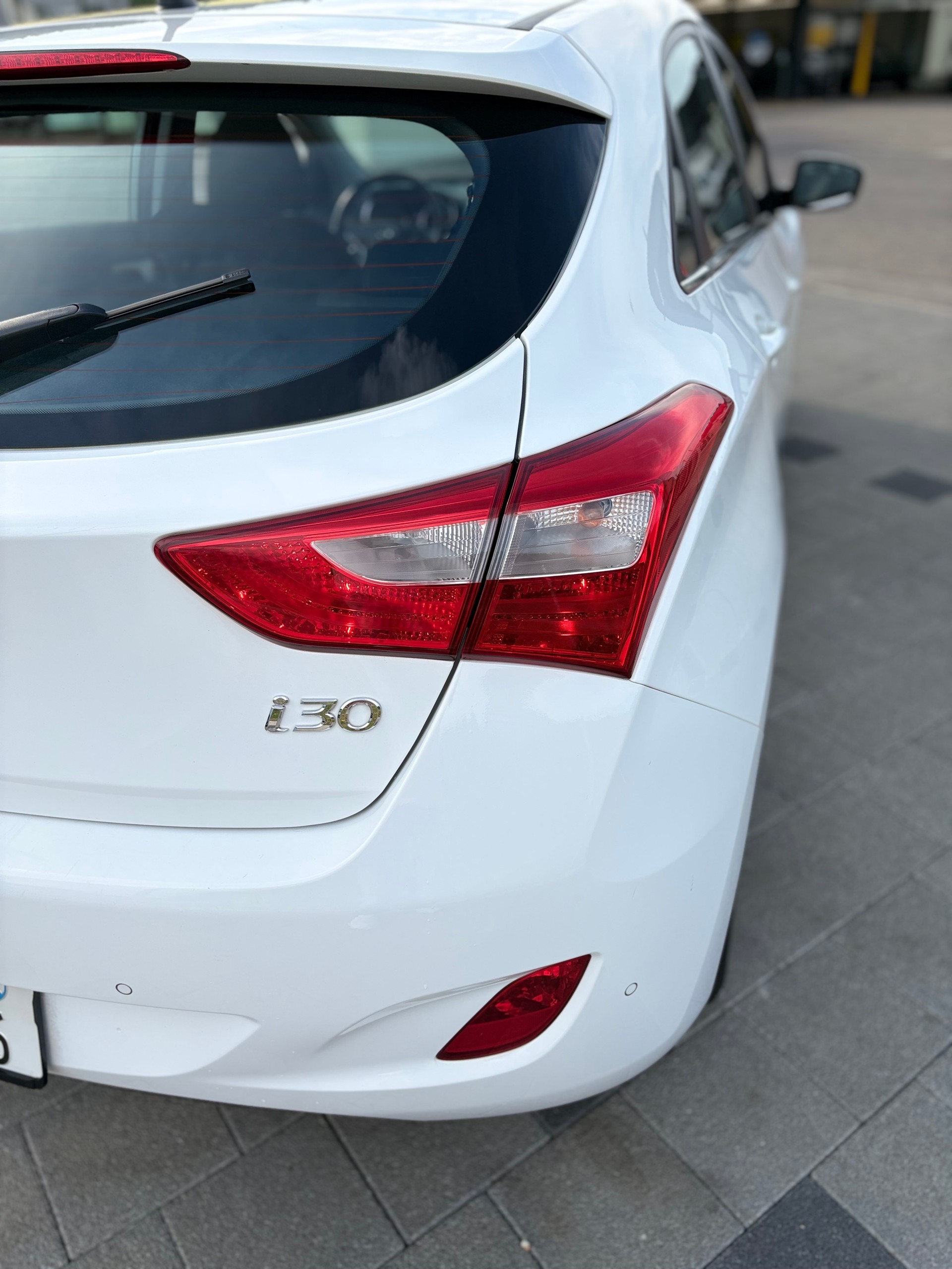 HYUNDAI i30 1.6 CRDi Plena Automatic DCT-image-4