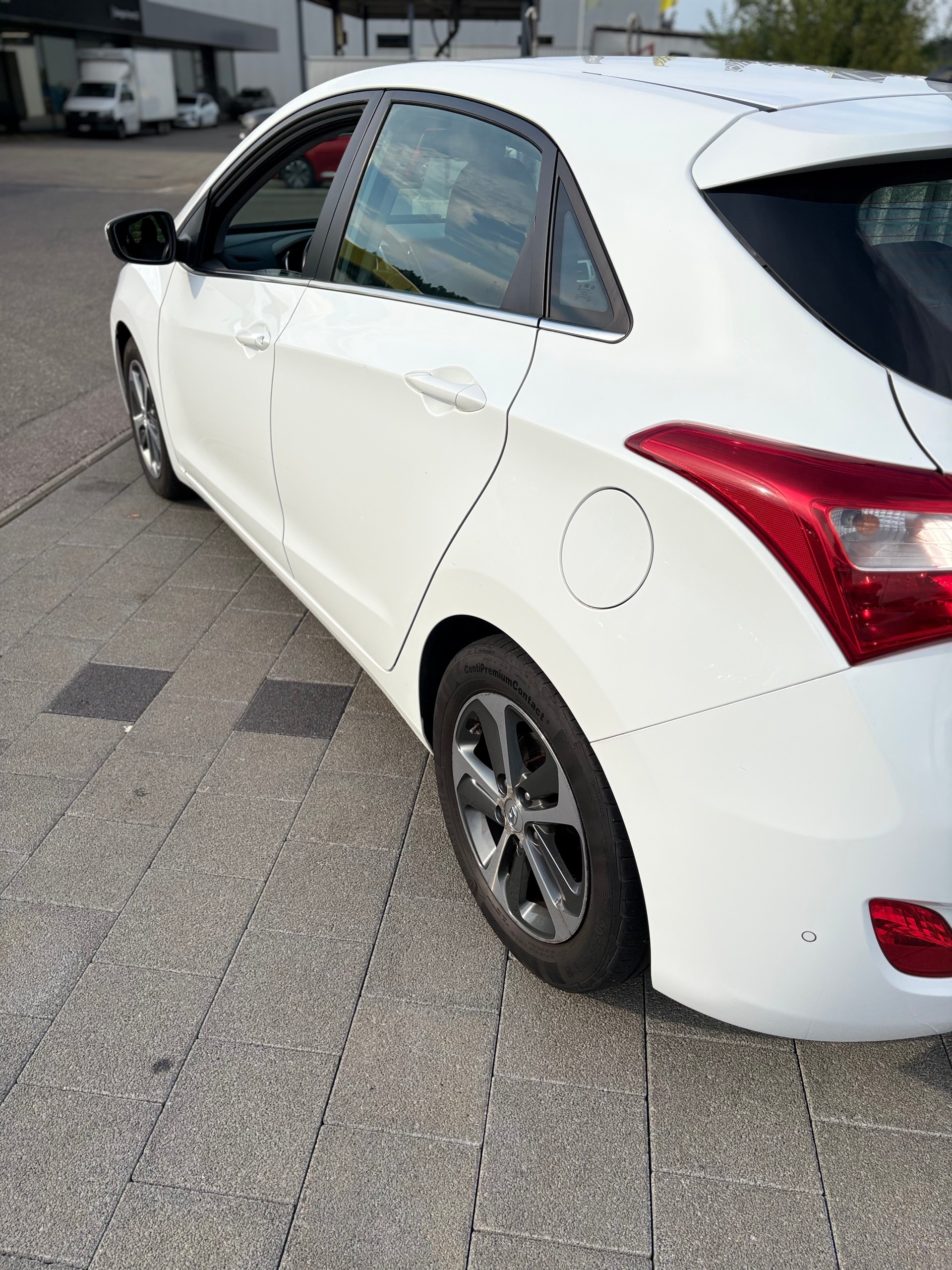 HYUNDAI i30 1.6 CRDi Plena Automatic DCT-image-5