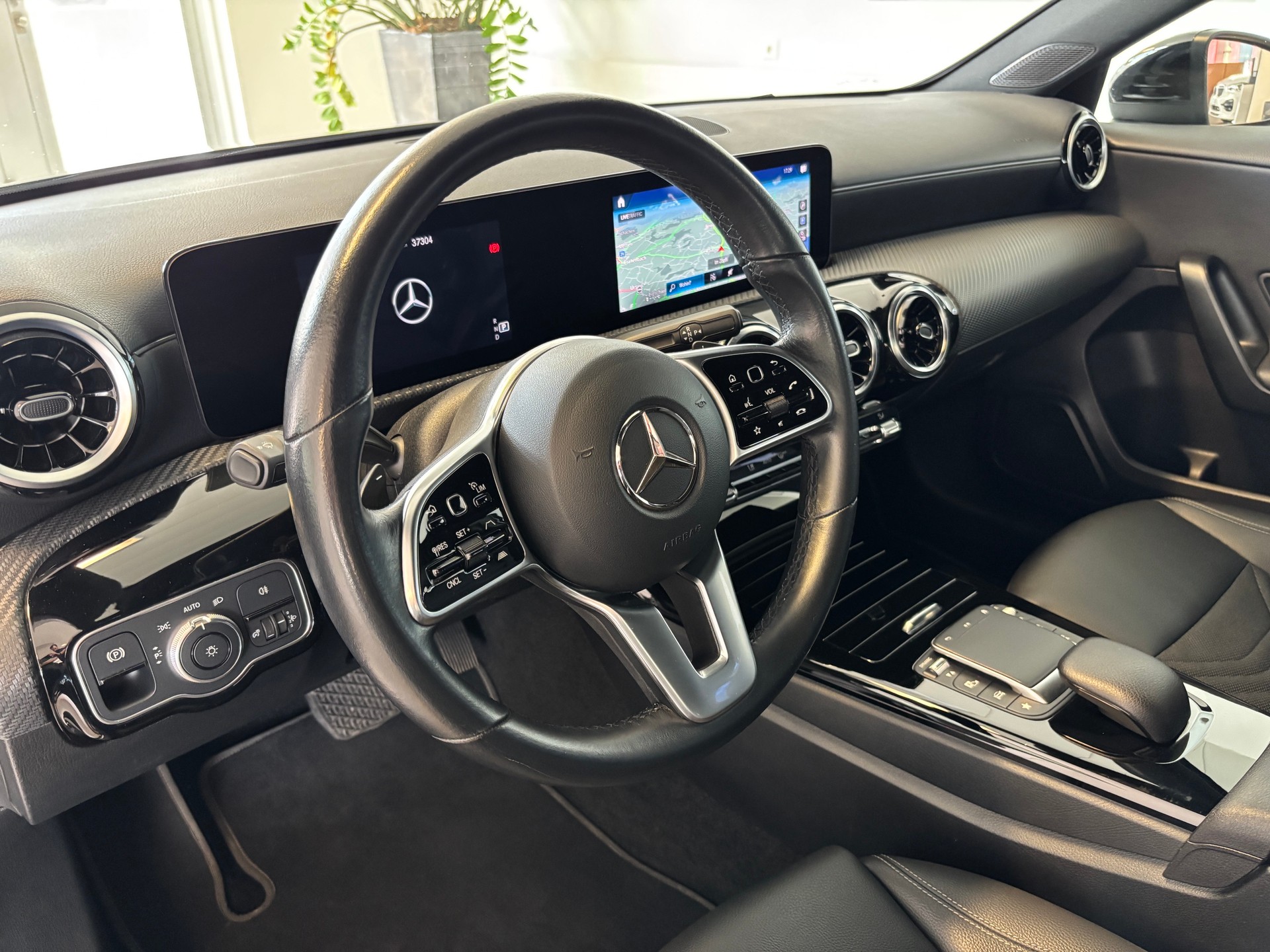 MERCEDES-BENZ A 200 SE Line 7G-DCT-image-5