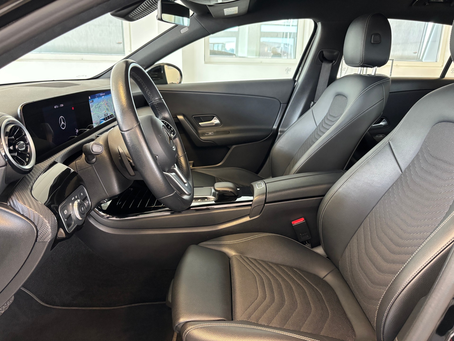 MERCEDES-BENZ A 200 SE Line 7G-DCT-image-6