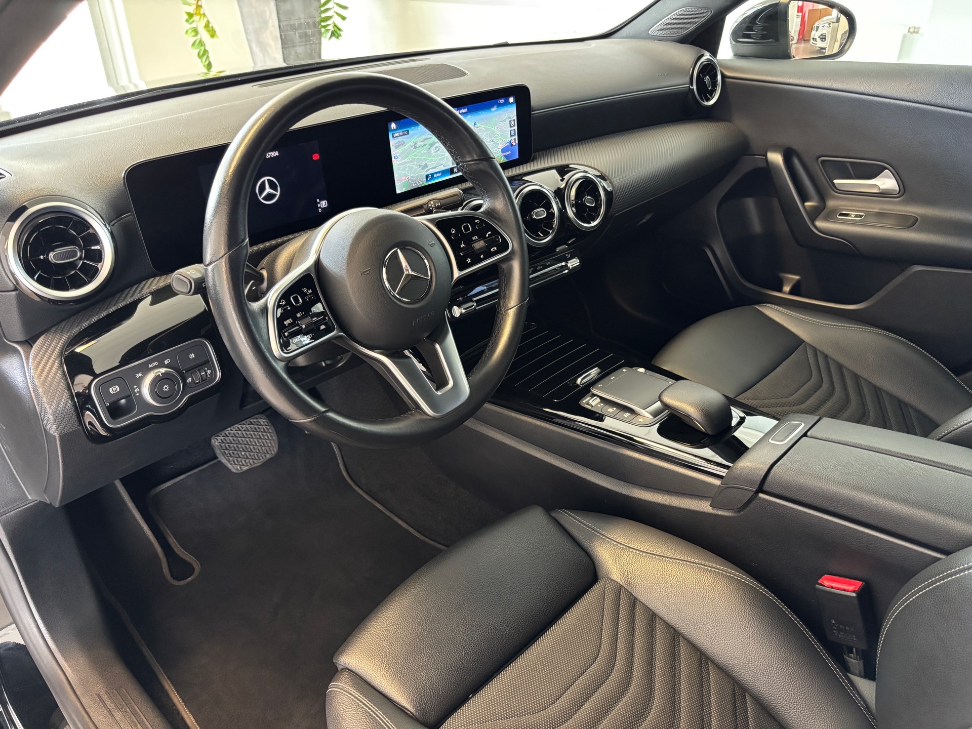 MERCEDES-BENZ A 200 SE Line 7G-DCT-image-4
