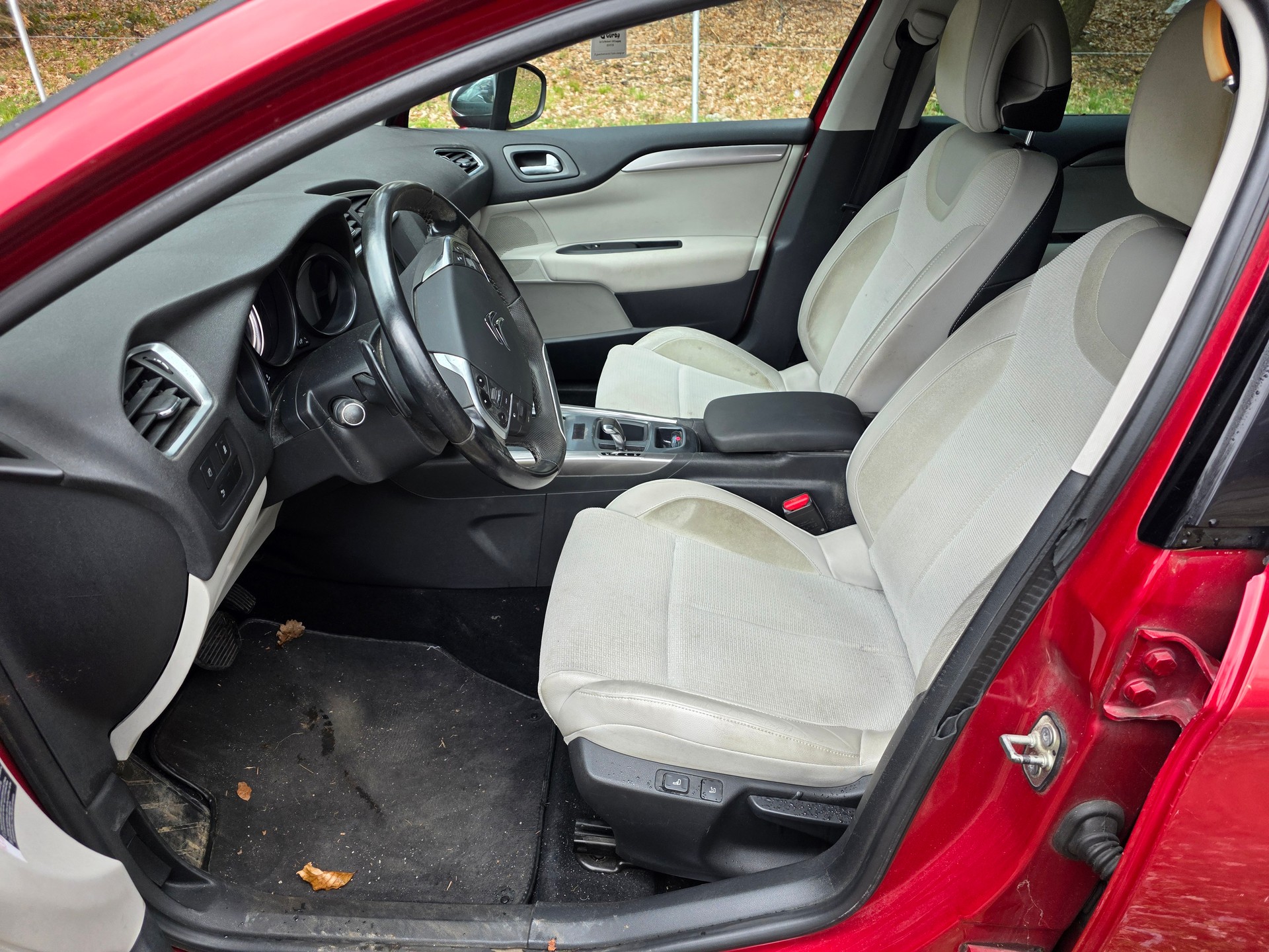 CITROEN C4 Berline 1.6 THP Séduction EGS6-image-13