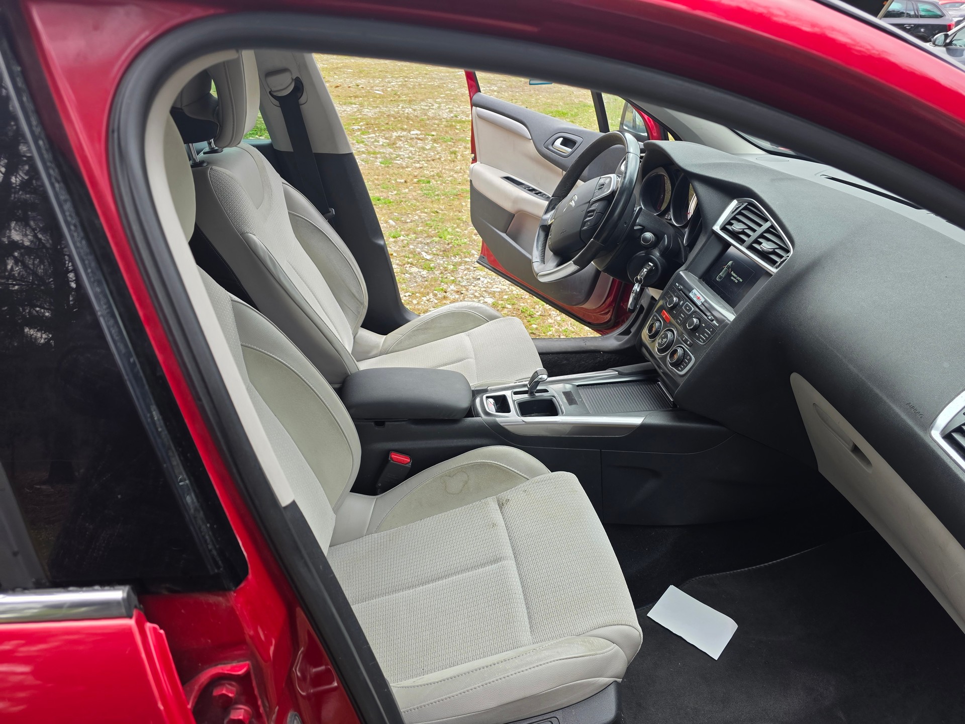 CITROEN C4 Berline 1.6 THP Séduction EGS6-image-11