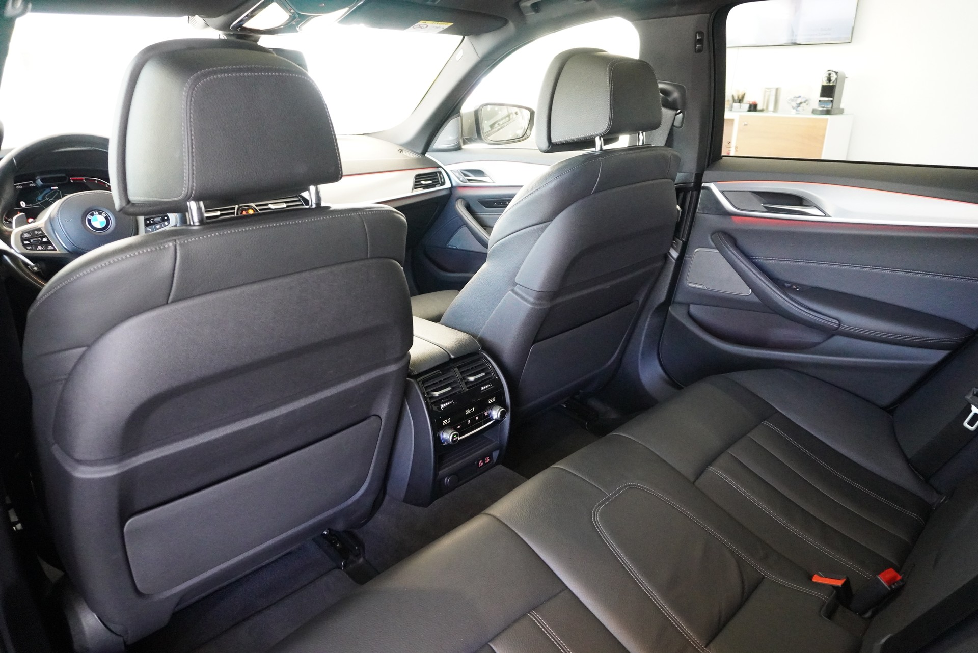 BMW 540d xDrive 48V Touring M Sport Steptronic-image-18