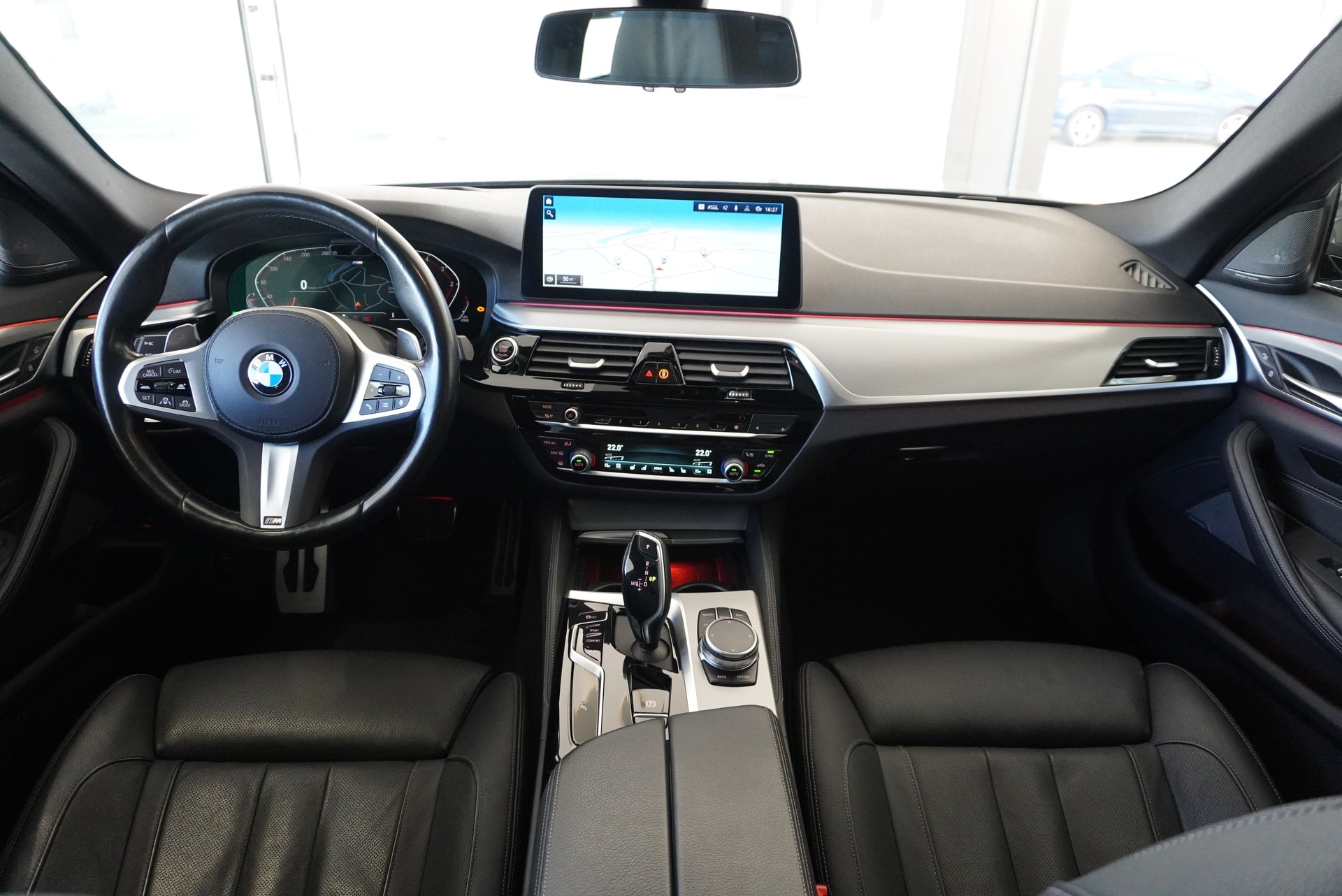 BMW 540d xDrive 48V Touring M Sport Steptronic-image-9