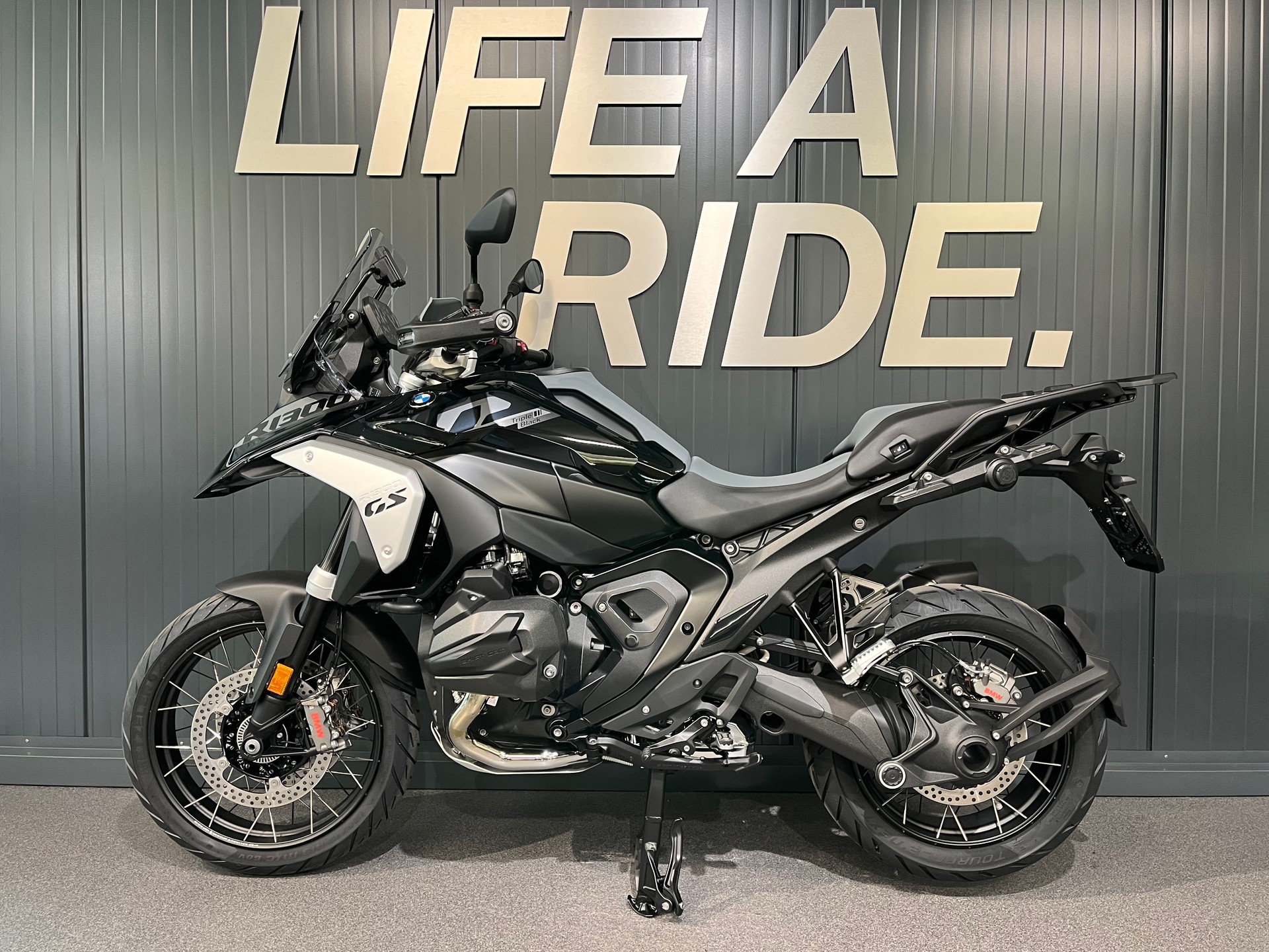 BMW R 1300 GS-image-2