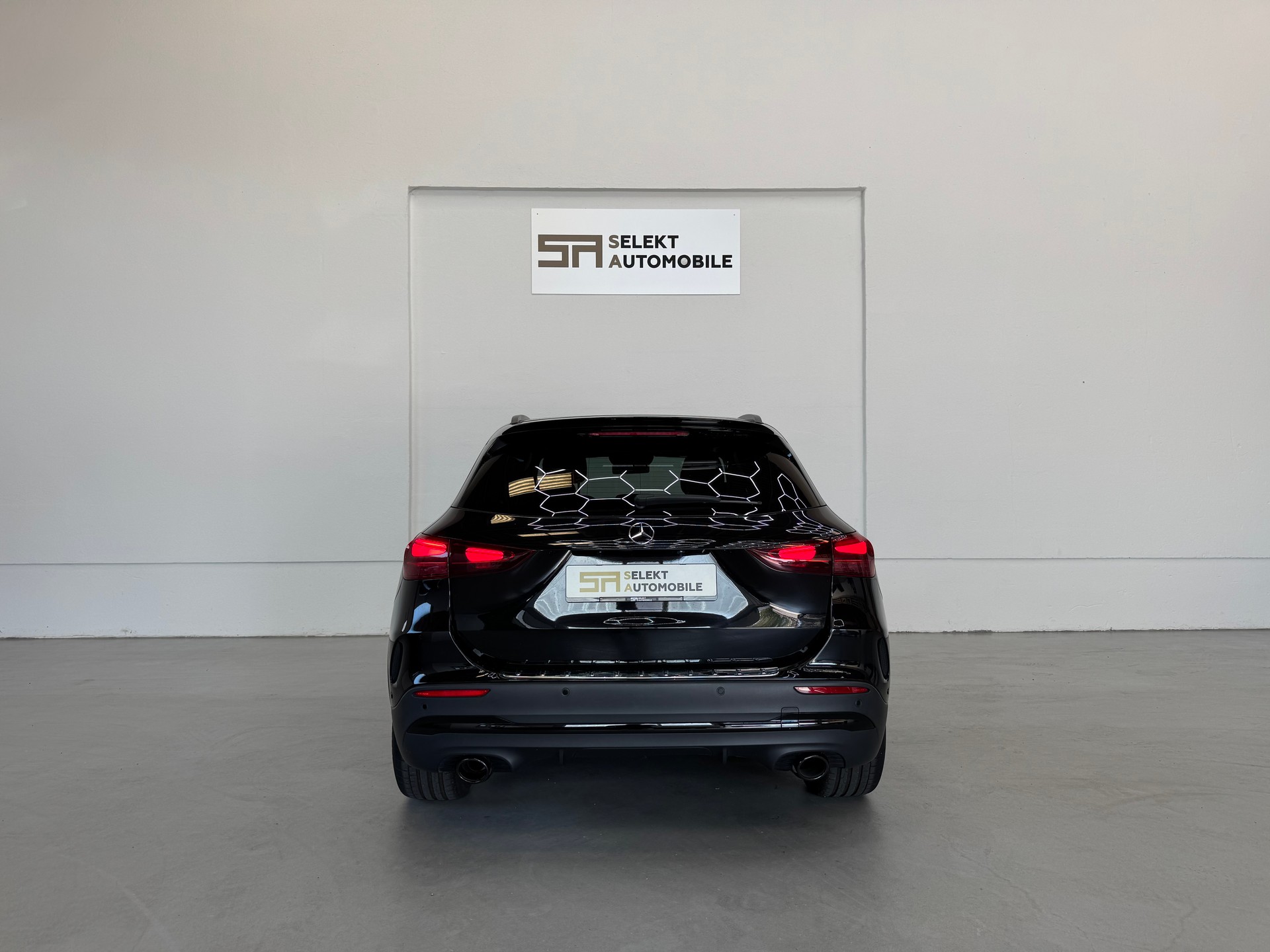 MERCEDES-BENZ GLA AMG 35 4Matic 8G-DCT-image-4