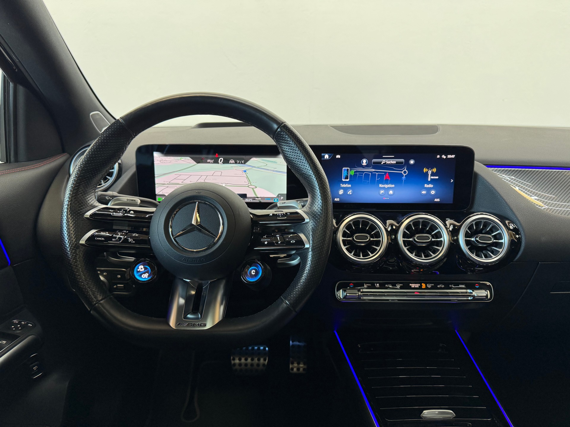 MERCEDES-BENZ GLA AMG 35 4Matic 8G-DCT-image-17