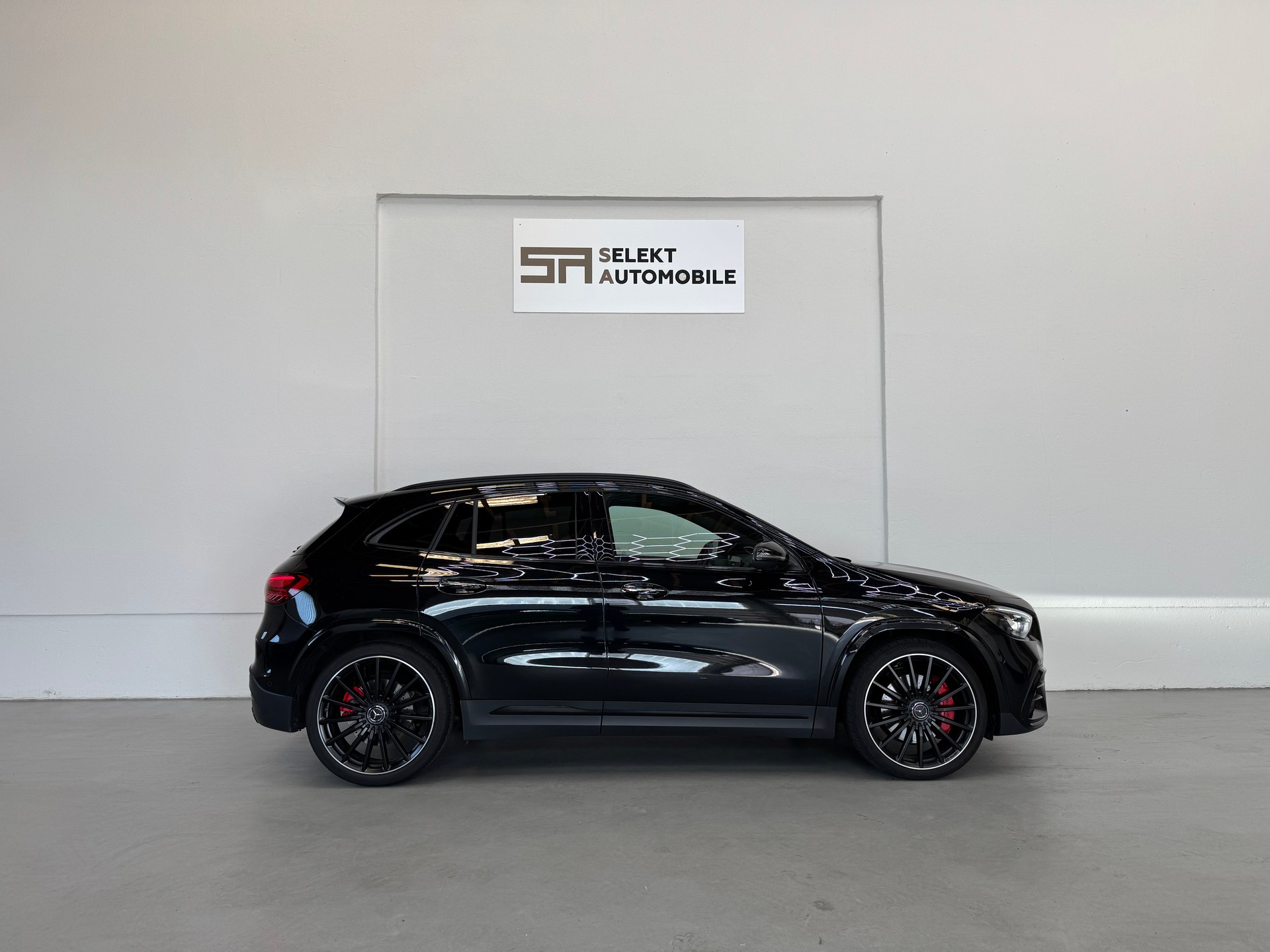 MERCEDES-BENZ GLA AMG 35 4Matic 8G-DCT-image-6