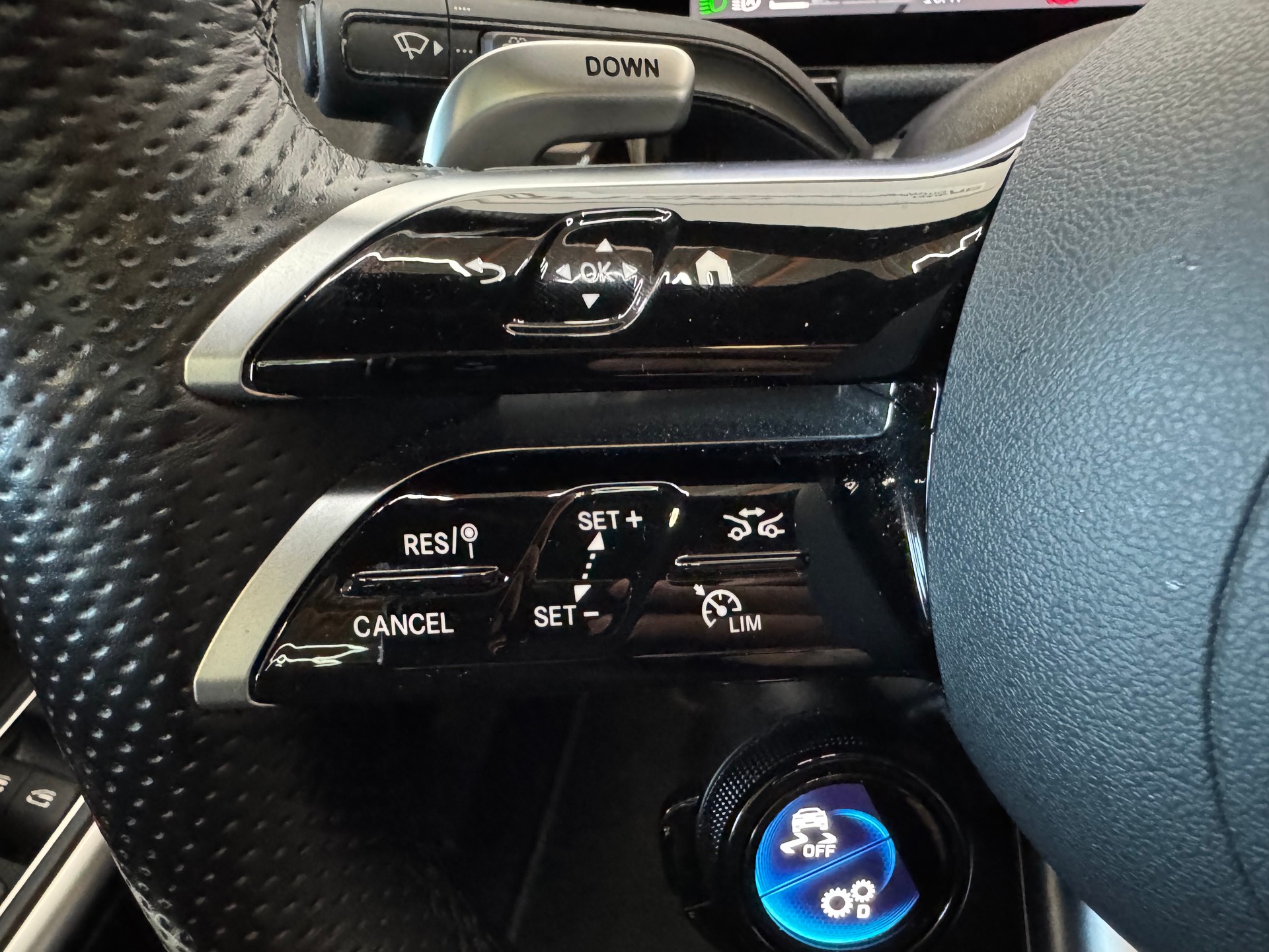 MERCEDES-BENZ GLA AMG 35 4Matic 8G-DCT-image-16